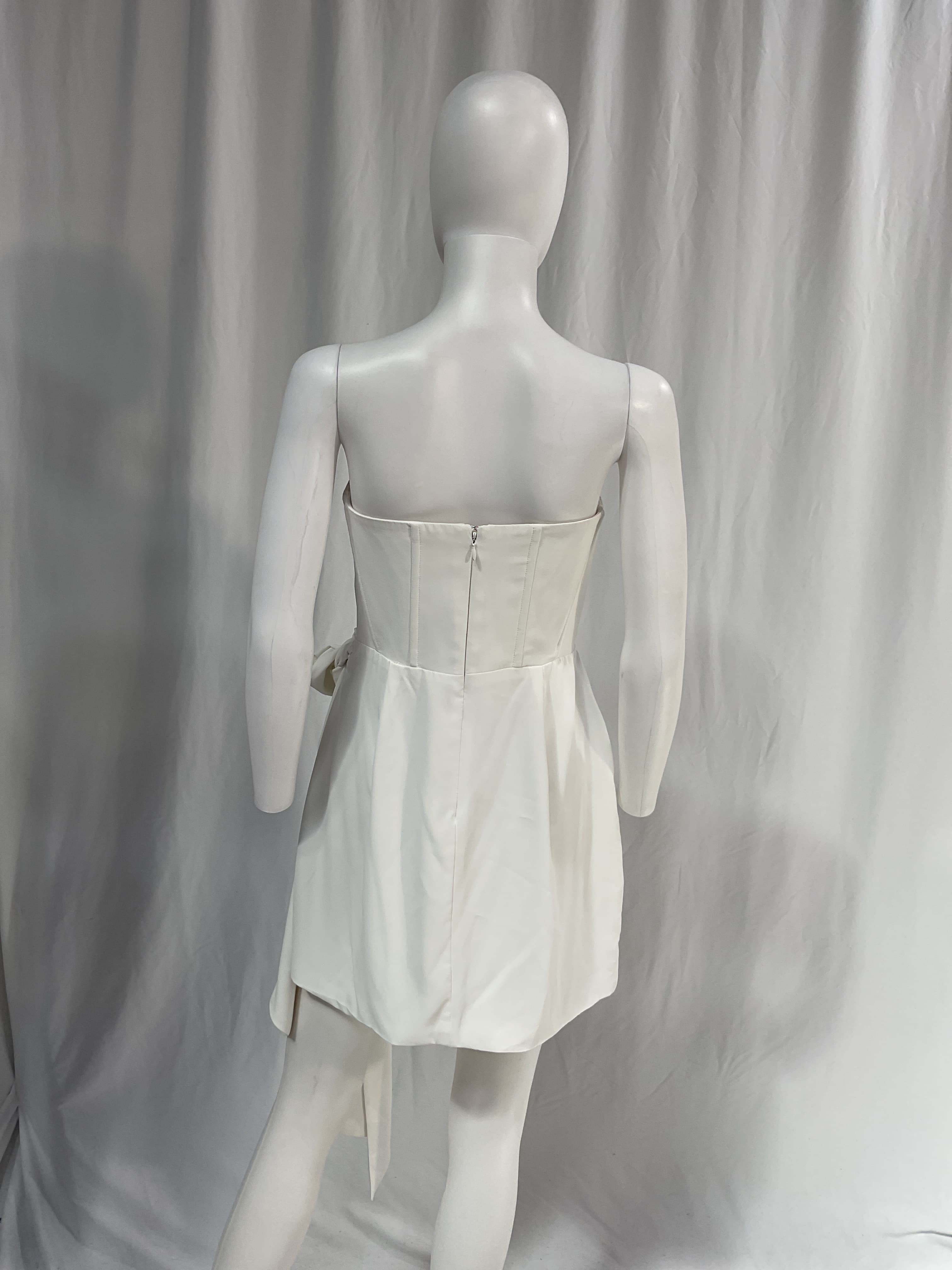 Avani Mini Dress In White - Image 3