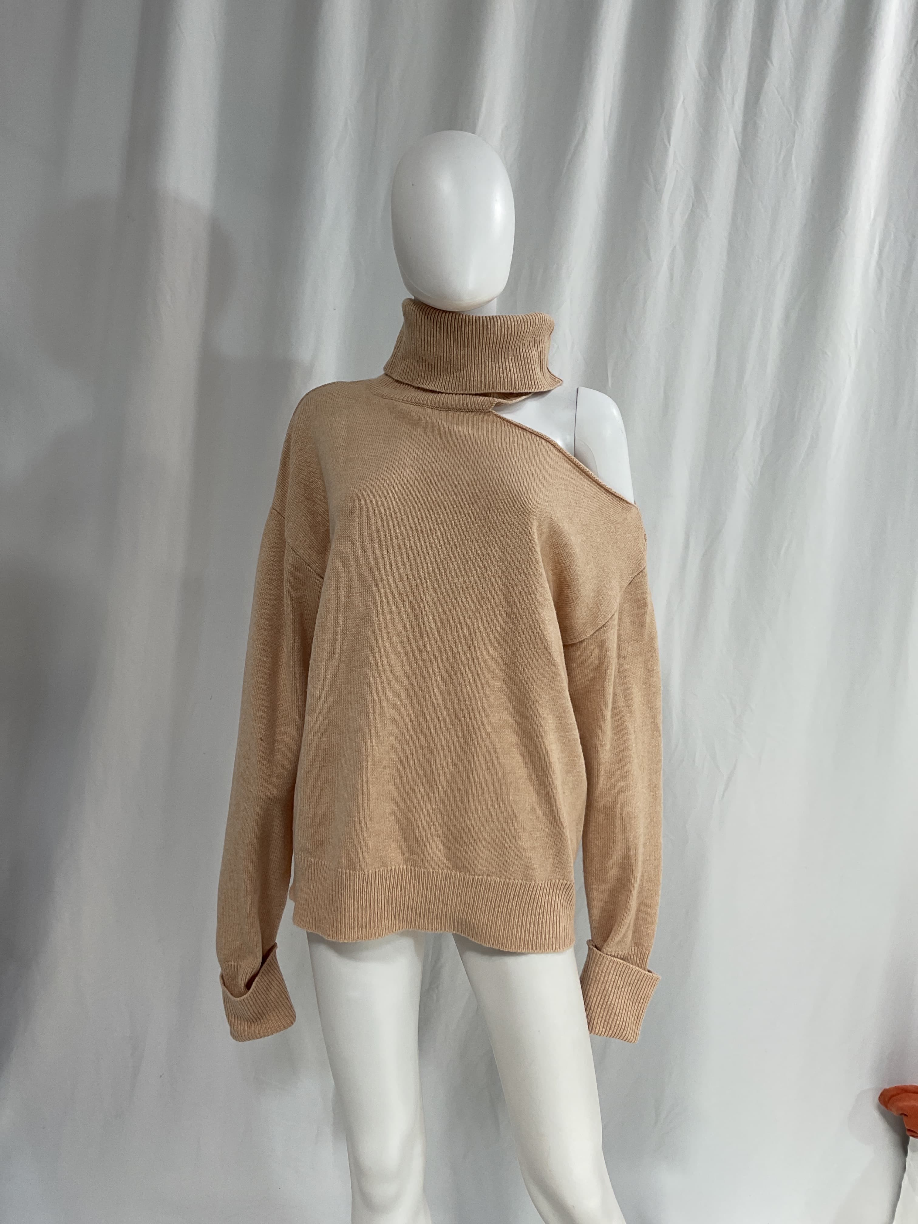 Raundi Sweater - Image 3