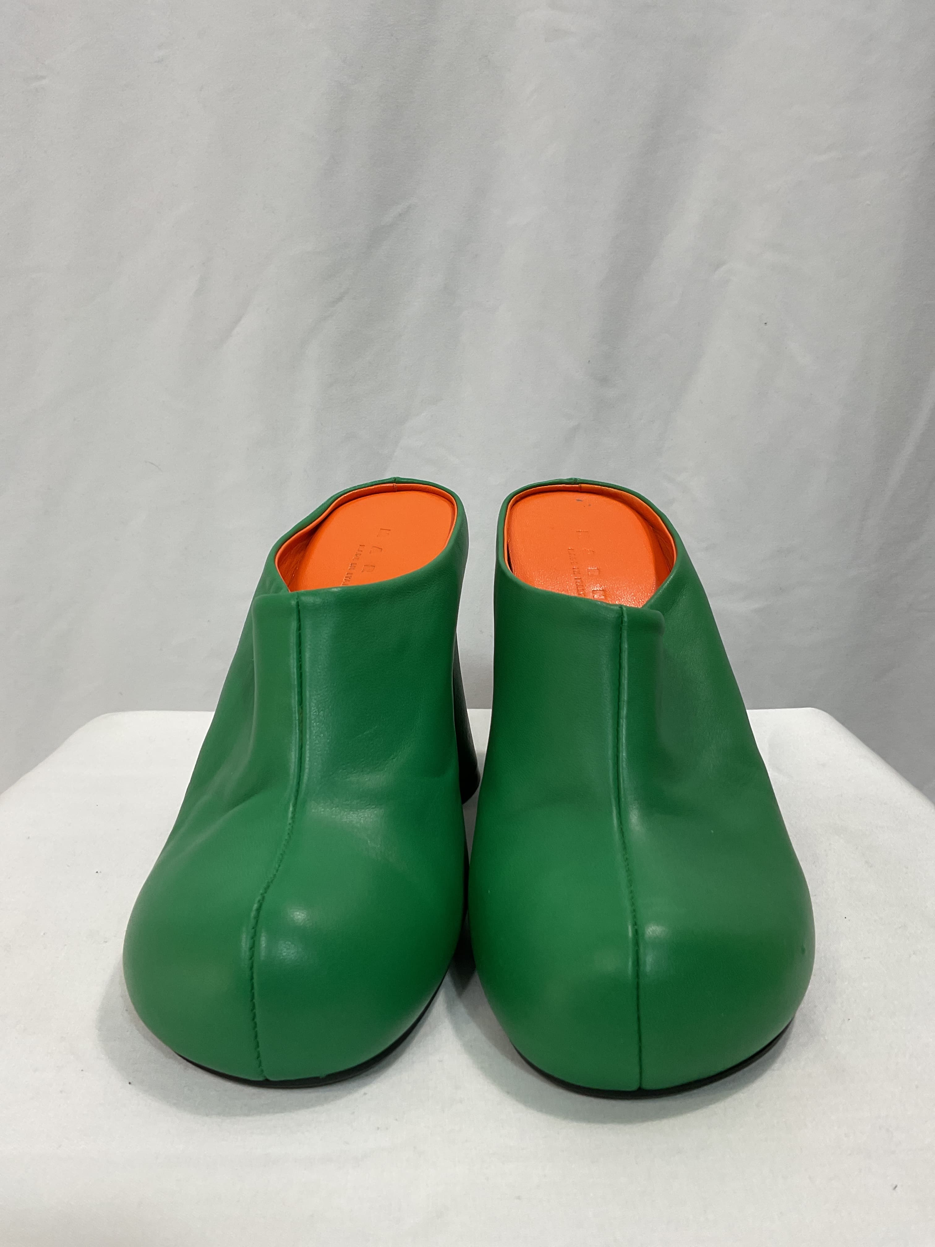Fussbett Sabot Heels In Garden Green - Image 3