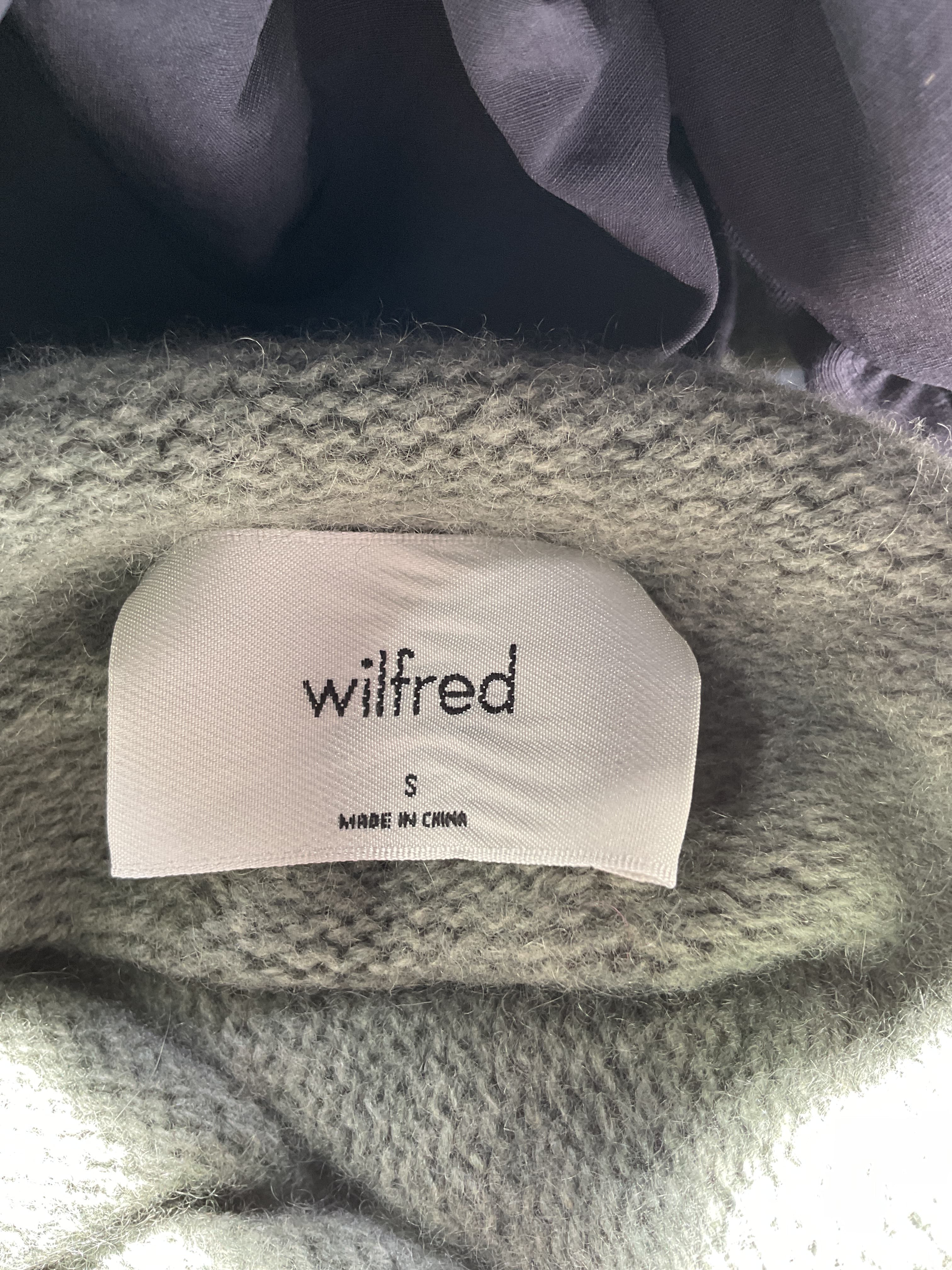 Cyprie Luxe Cashmere Sweater - Image 4