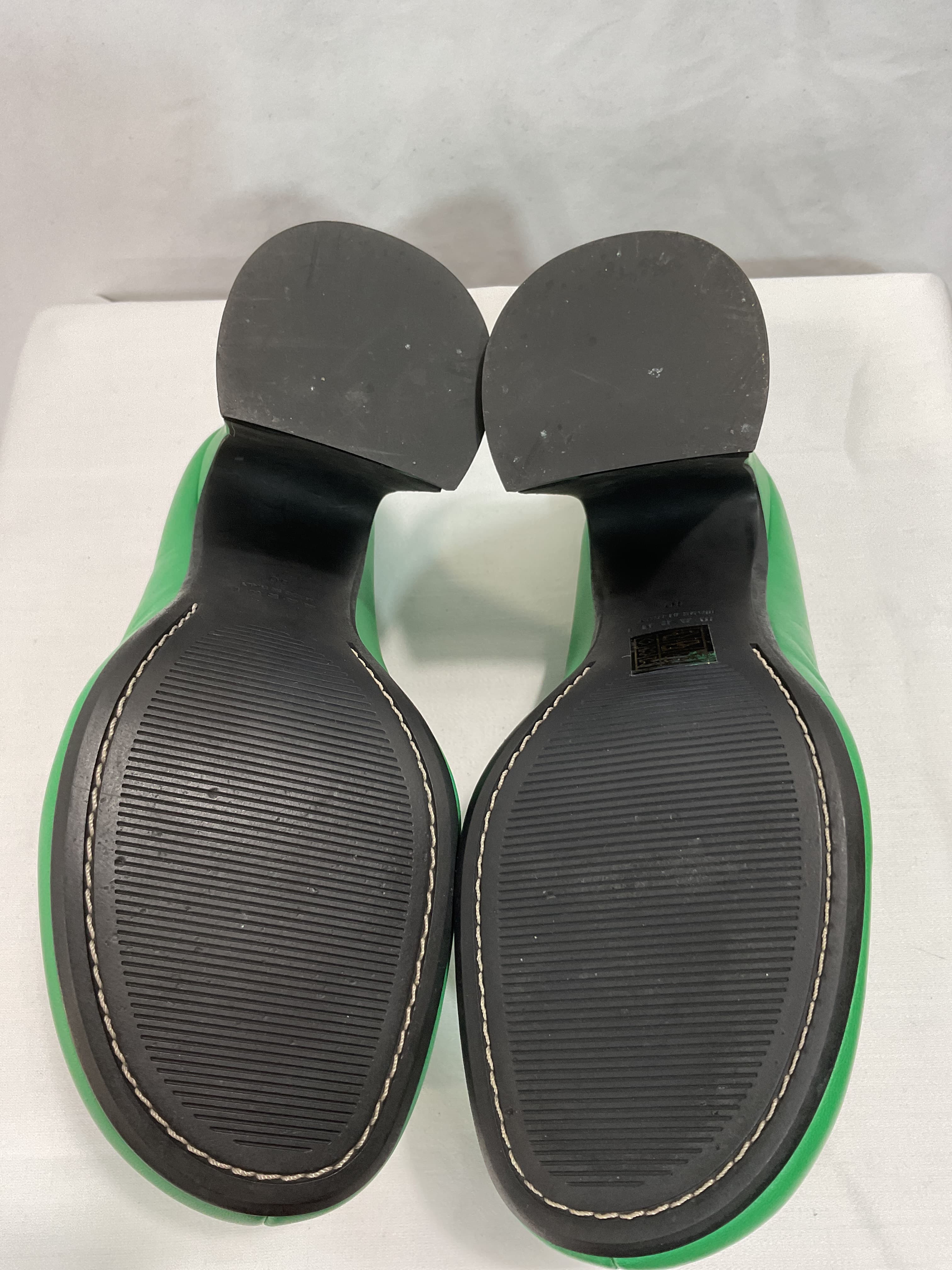Fussbett Sabot Heels In Garden Green - Image 4