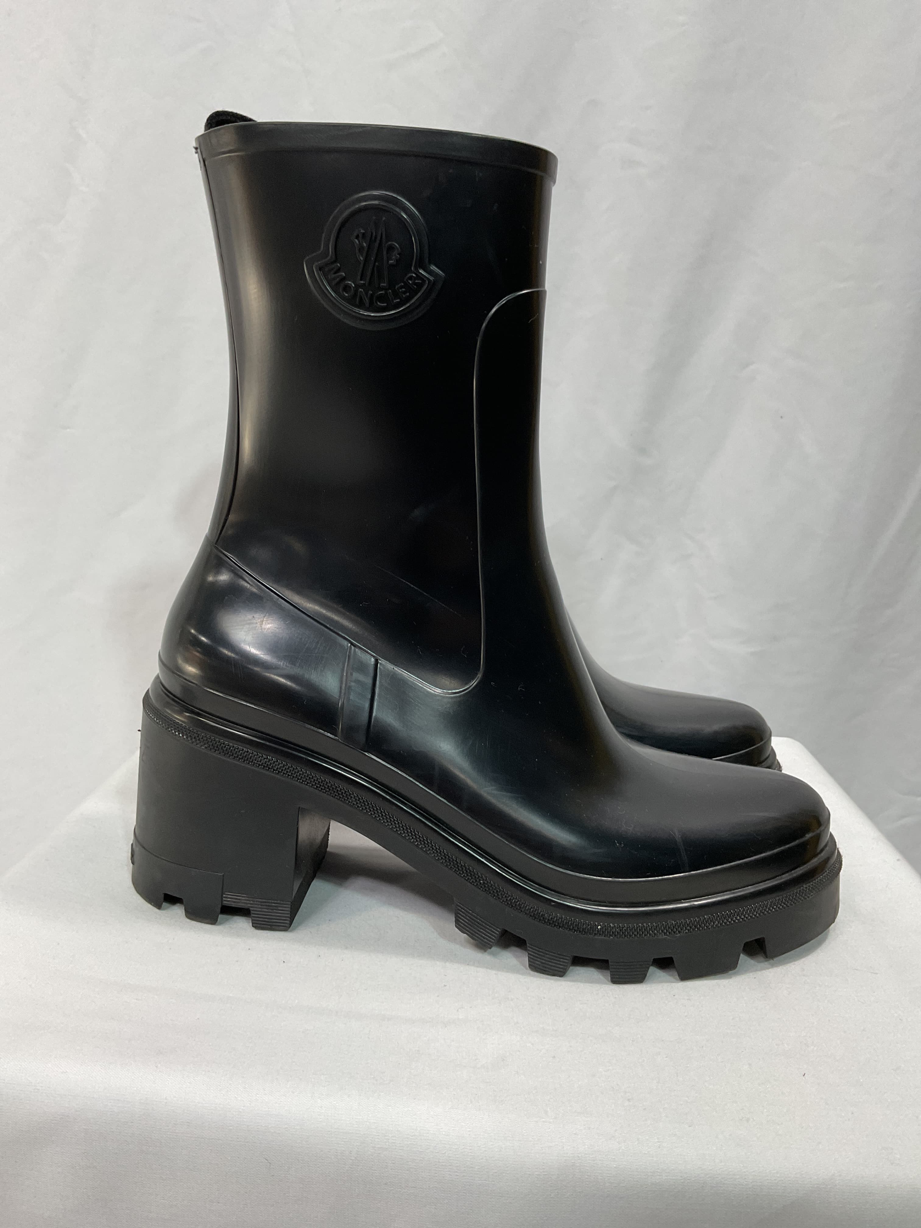 Loftgrip Rain Boot In Black - Image 4