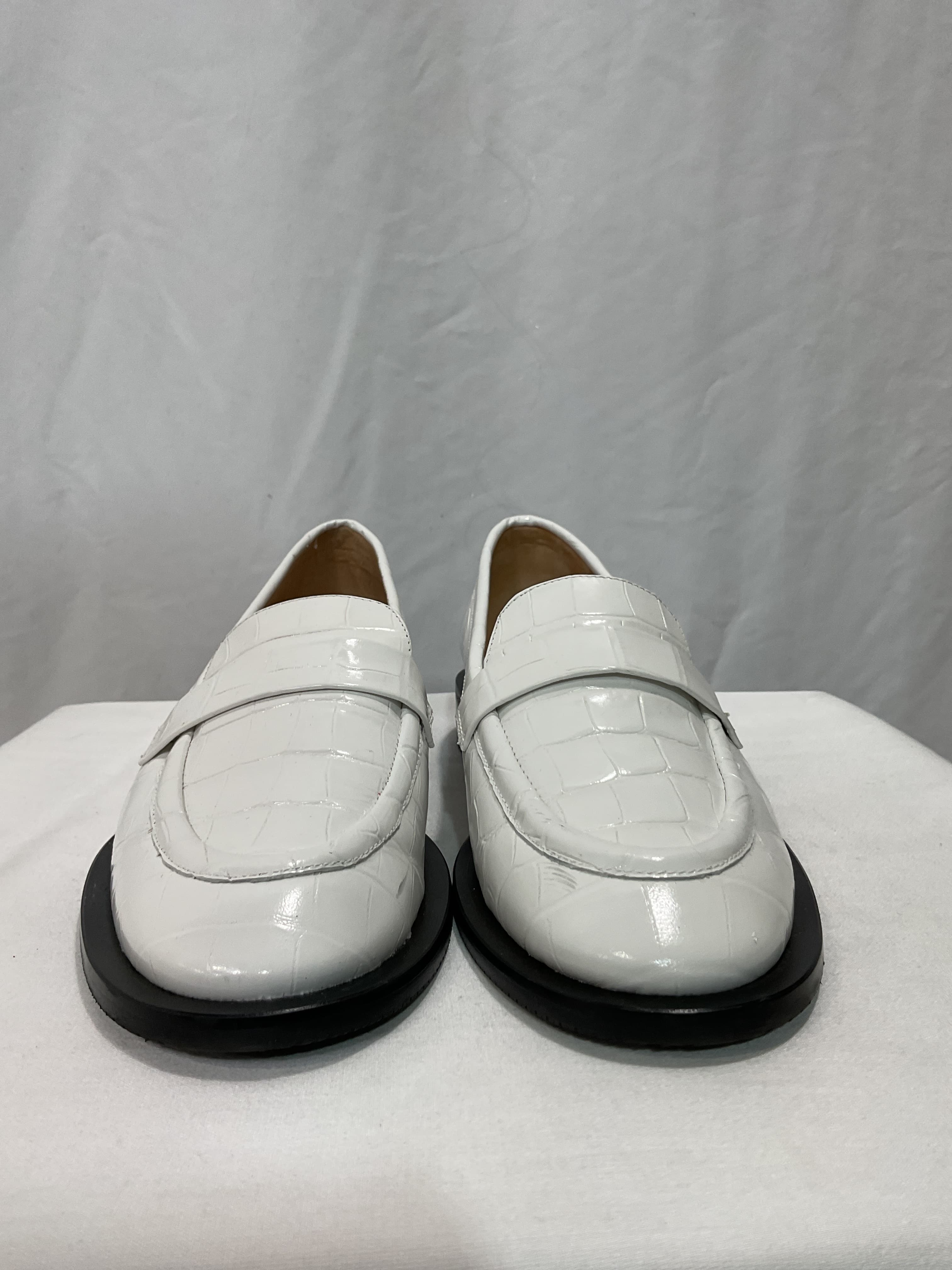 Palmer Sleek Croc-Embossed Leather - Image 3