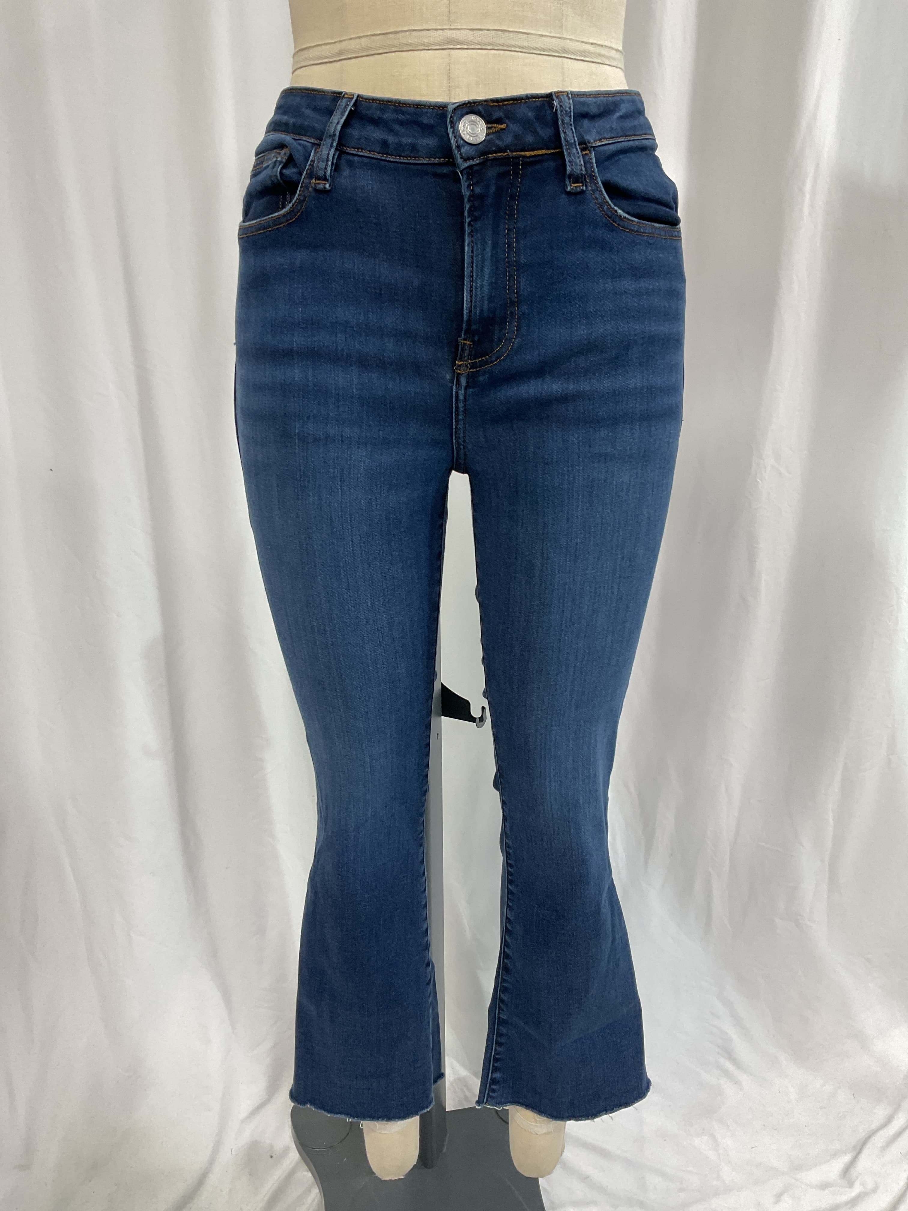 Le Crop Mini Bootcut Raw Hem Jeans - Image 3