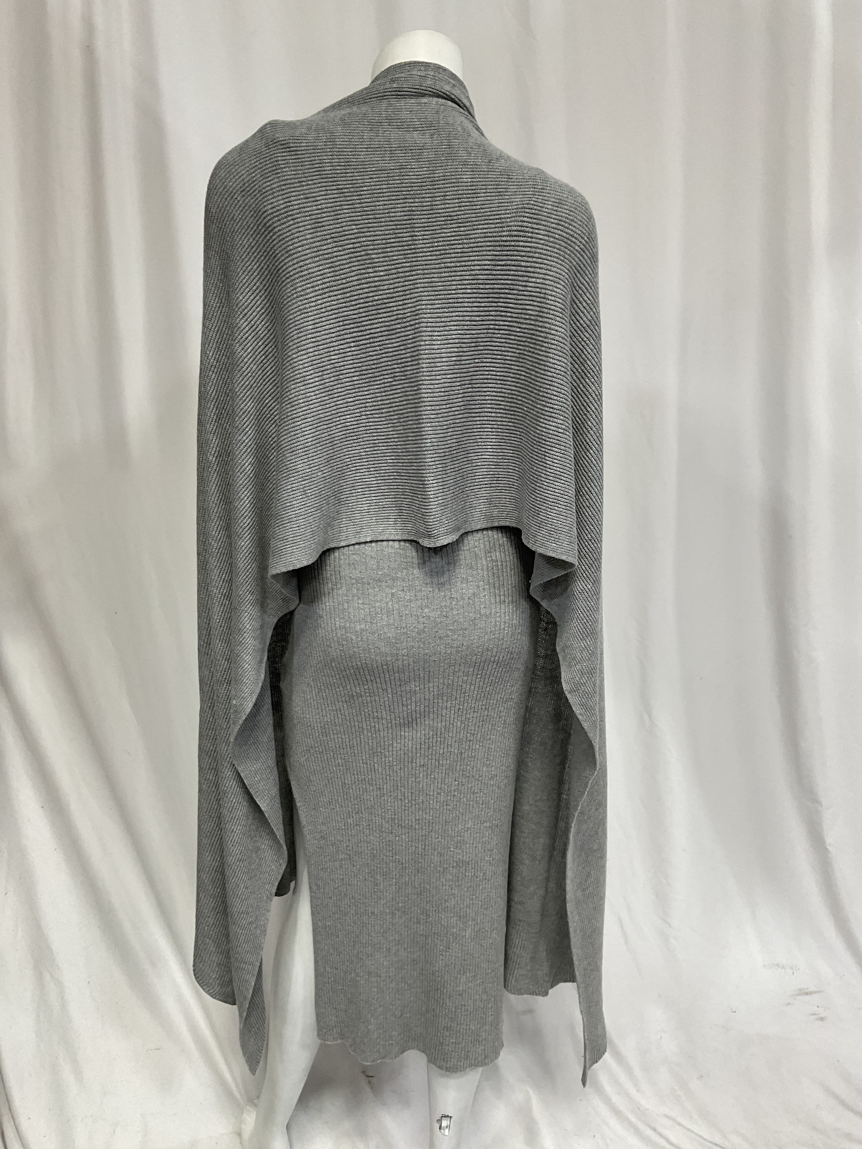 Salmah Dress With Detachable Shawl In Heather Grey - Image 2