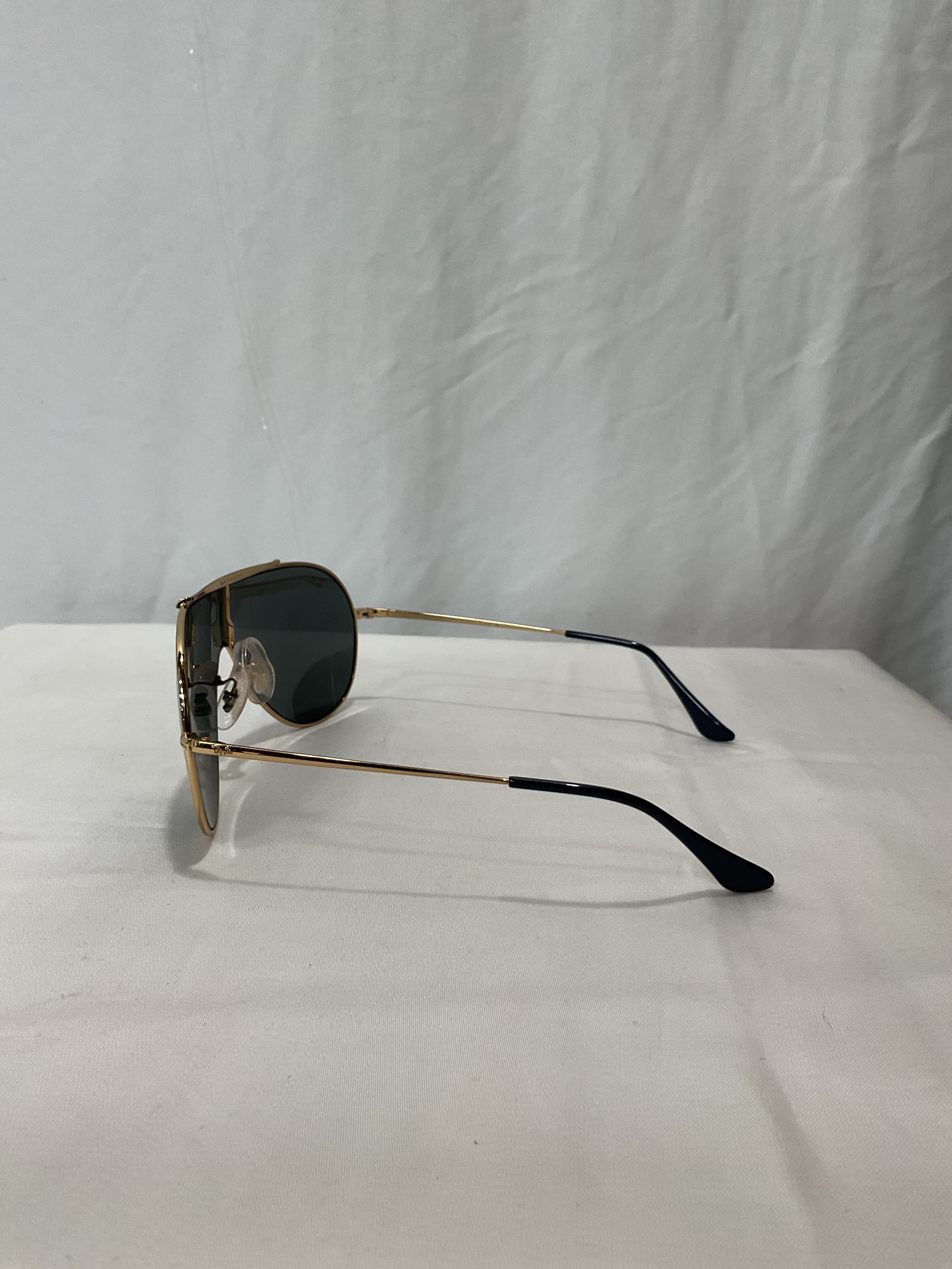 Pilot In Gold - Image 4
