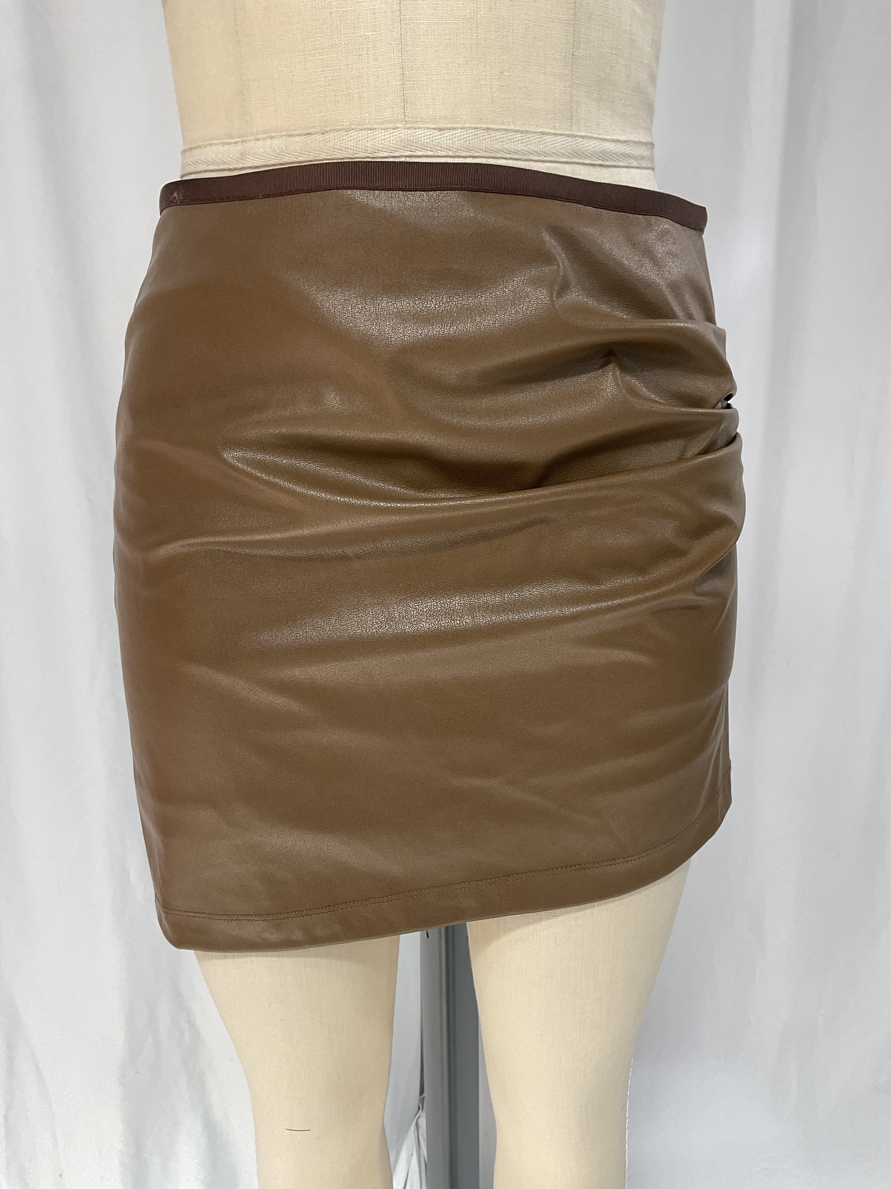Faux Leather Ruched Mini Skirt - Image 2