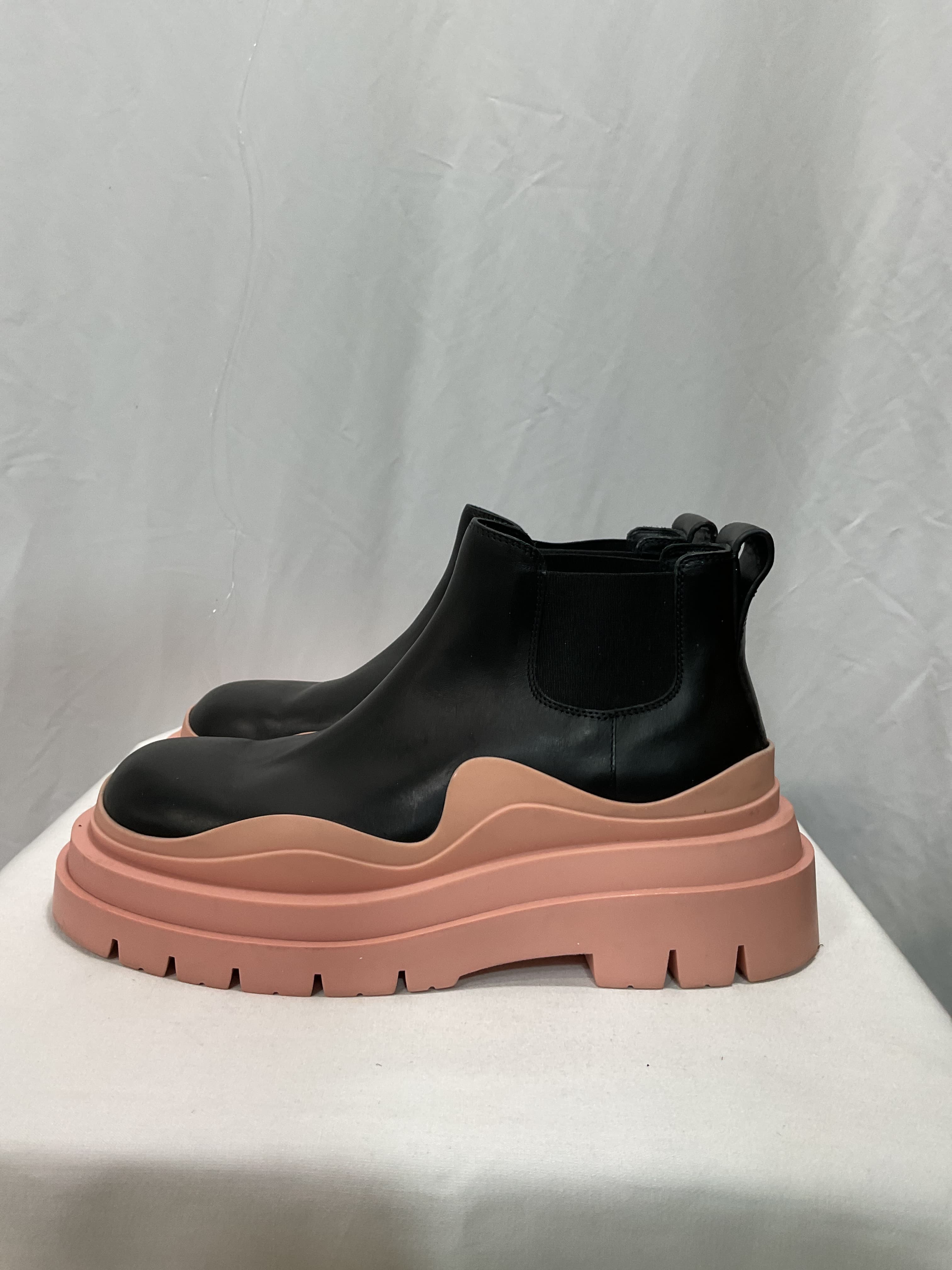 The Tire Ankle Boots In Black & Peachy & Transparent - Image 3