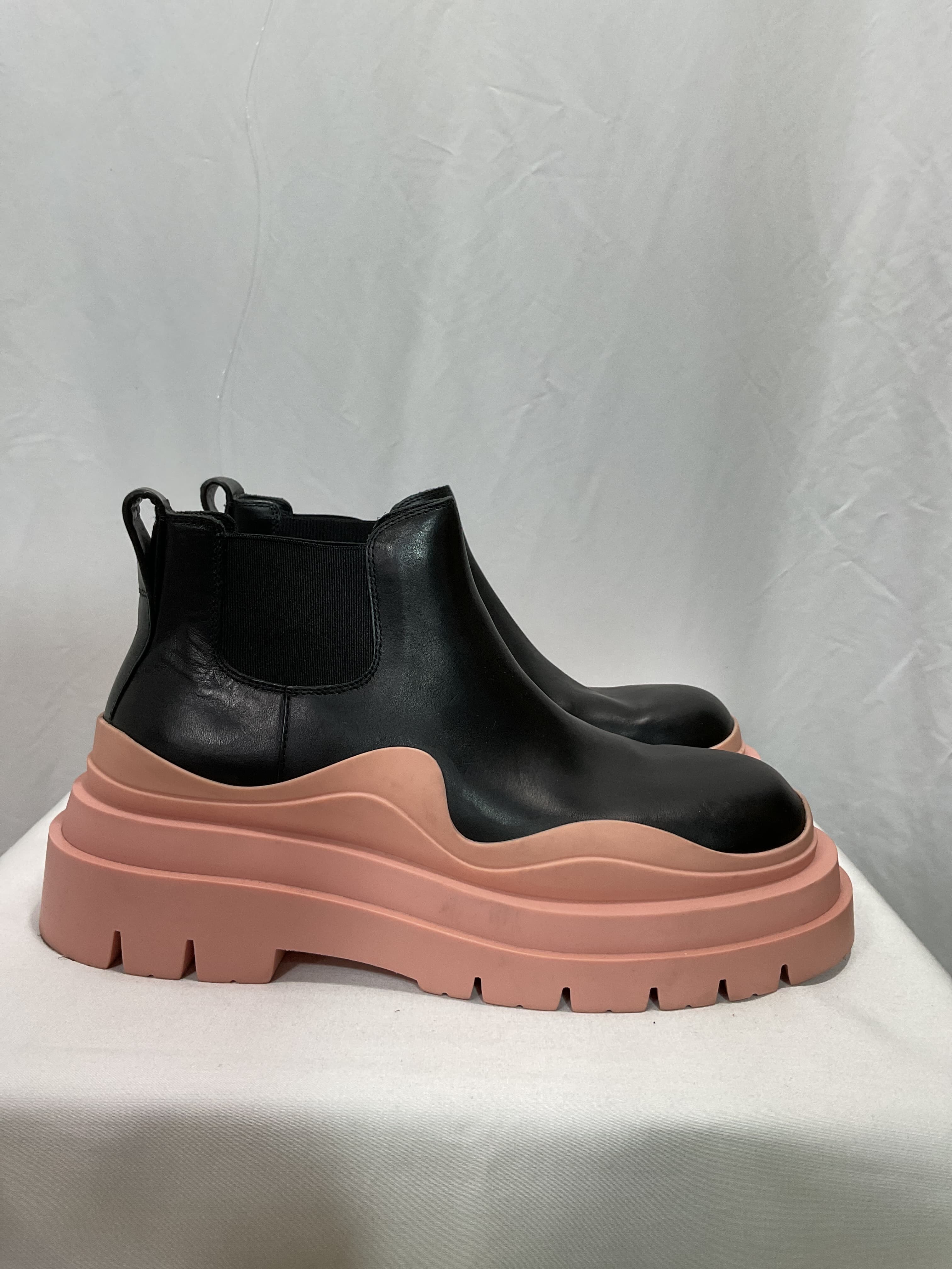 The Tire Ankle Boots In Black & Peachy & Transparent - Image 4