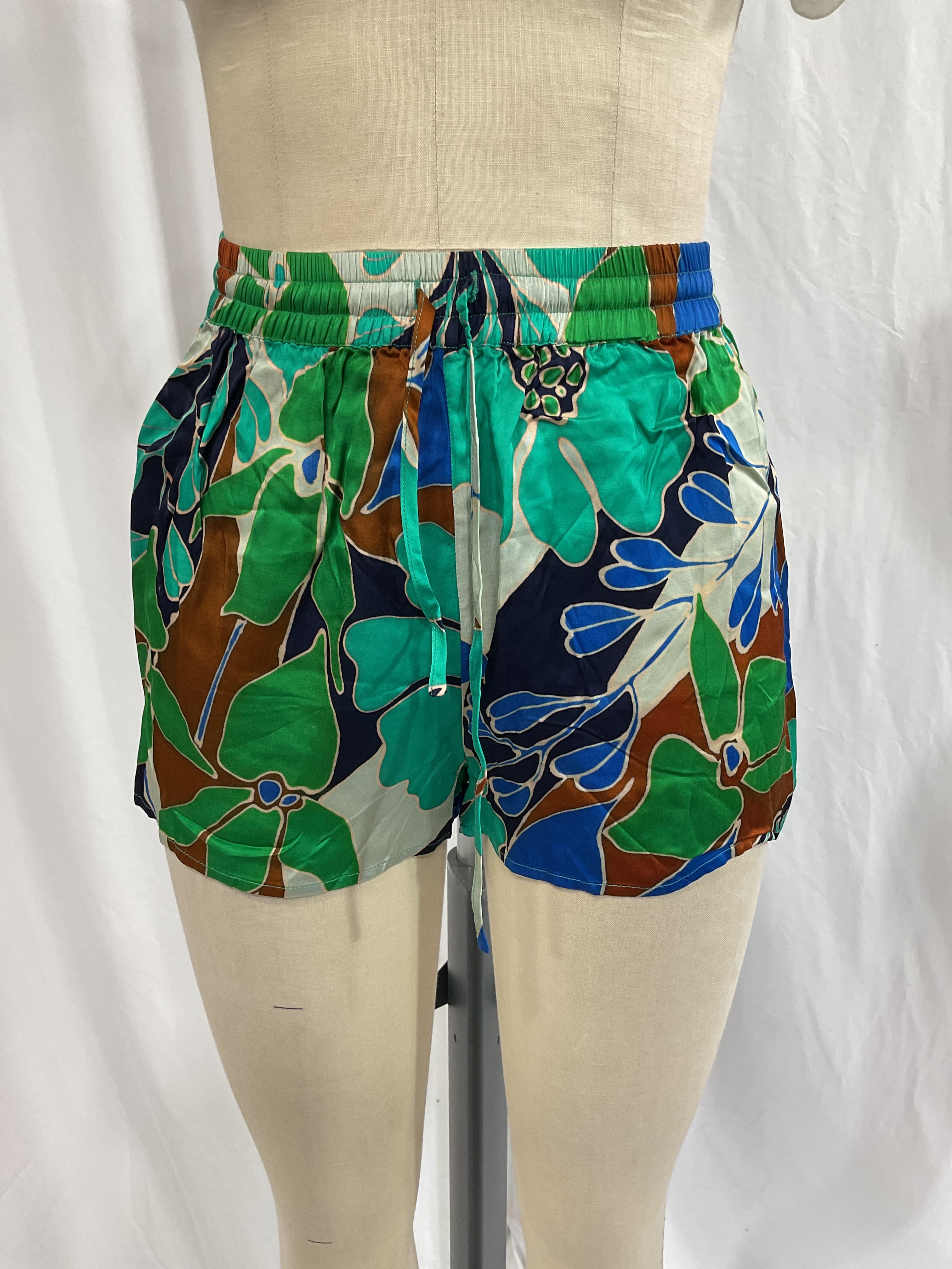 Sissi Shorts - Image 2