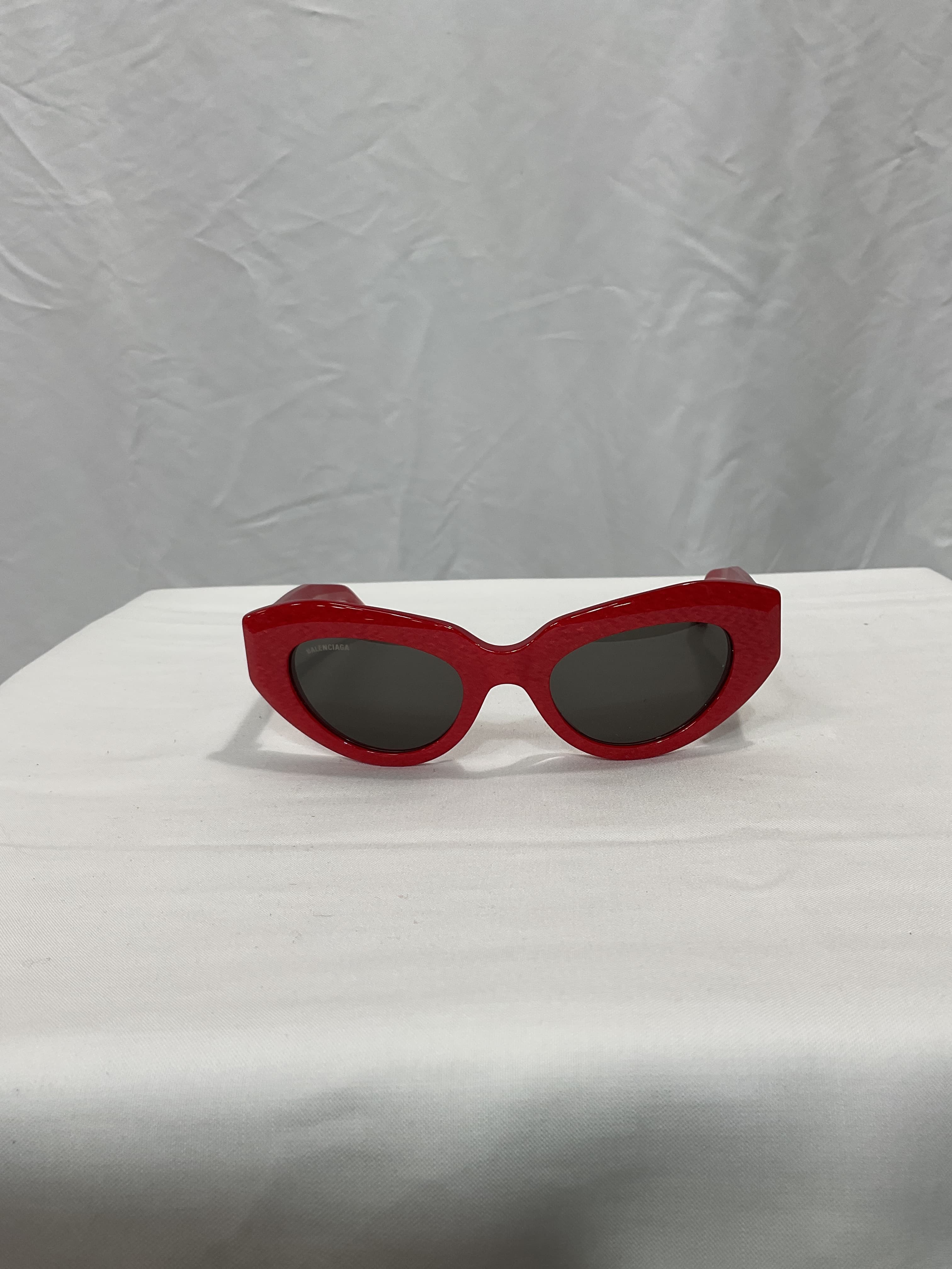 Balenciaga Cat Eye Sunglasses In Red - Image 2