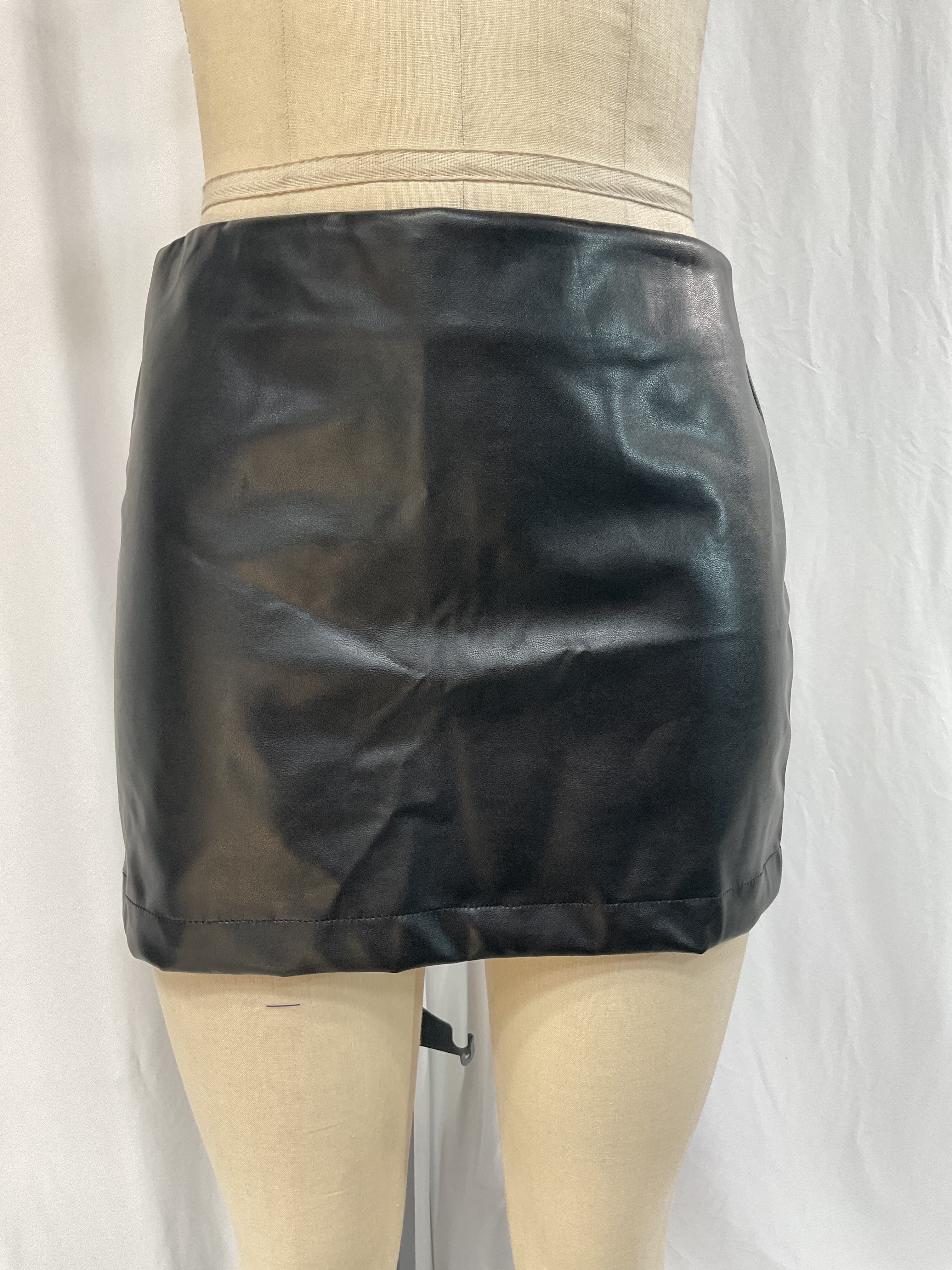 Tasha Micro Skirt In Black - Image 2