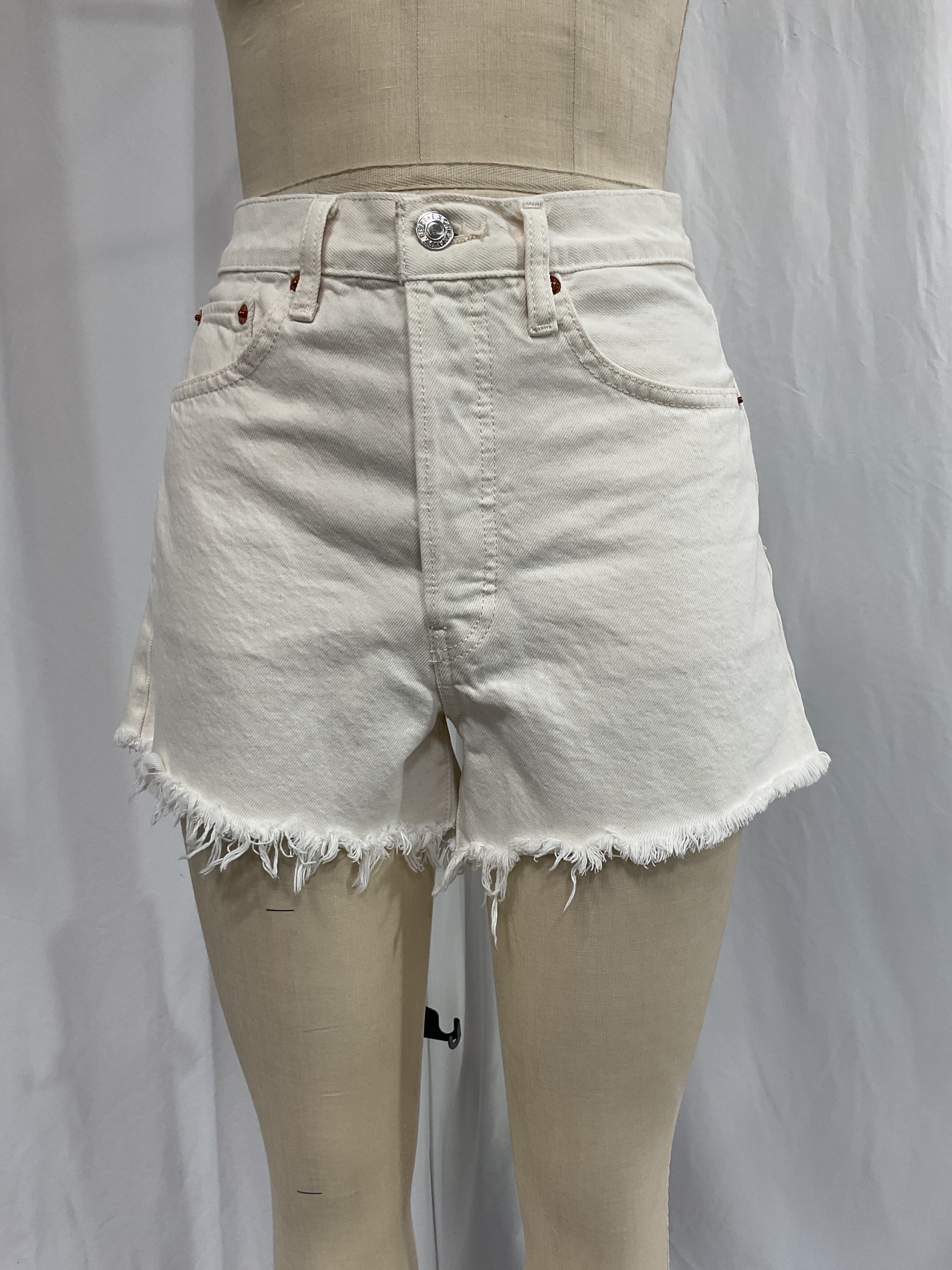 Originals 90s Low Slung Short In Vintage White - Image 2