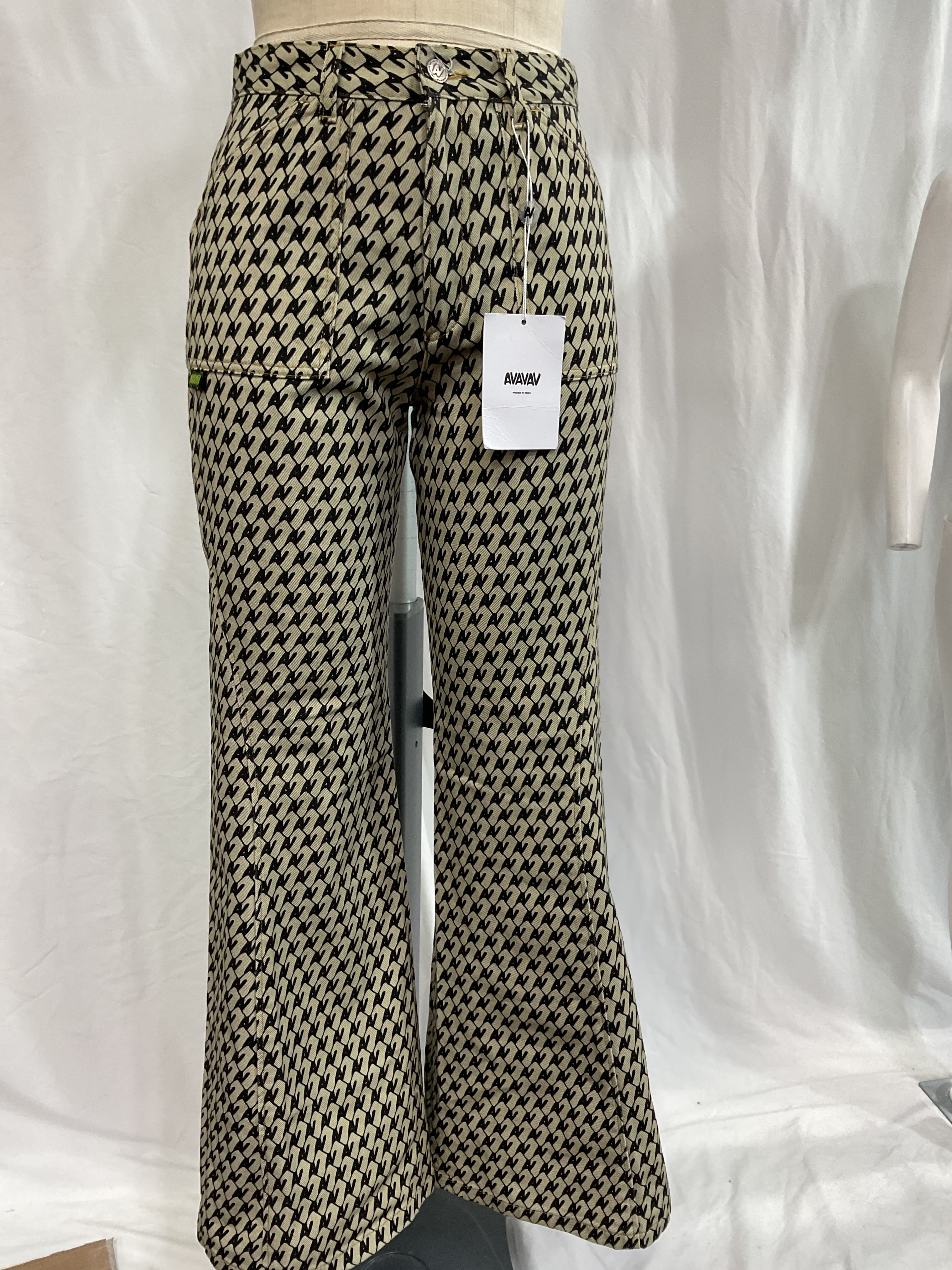High-Rise Wide Leg Jeans - Image 3
