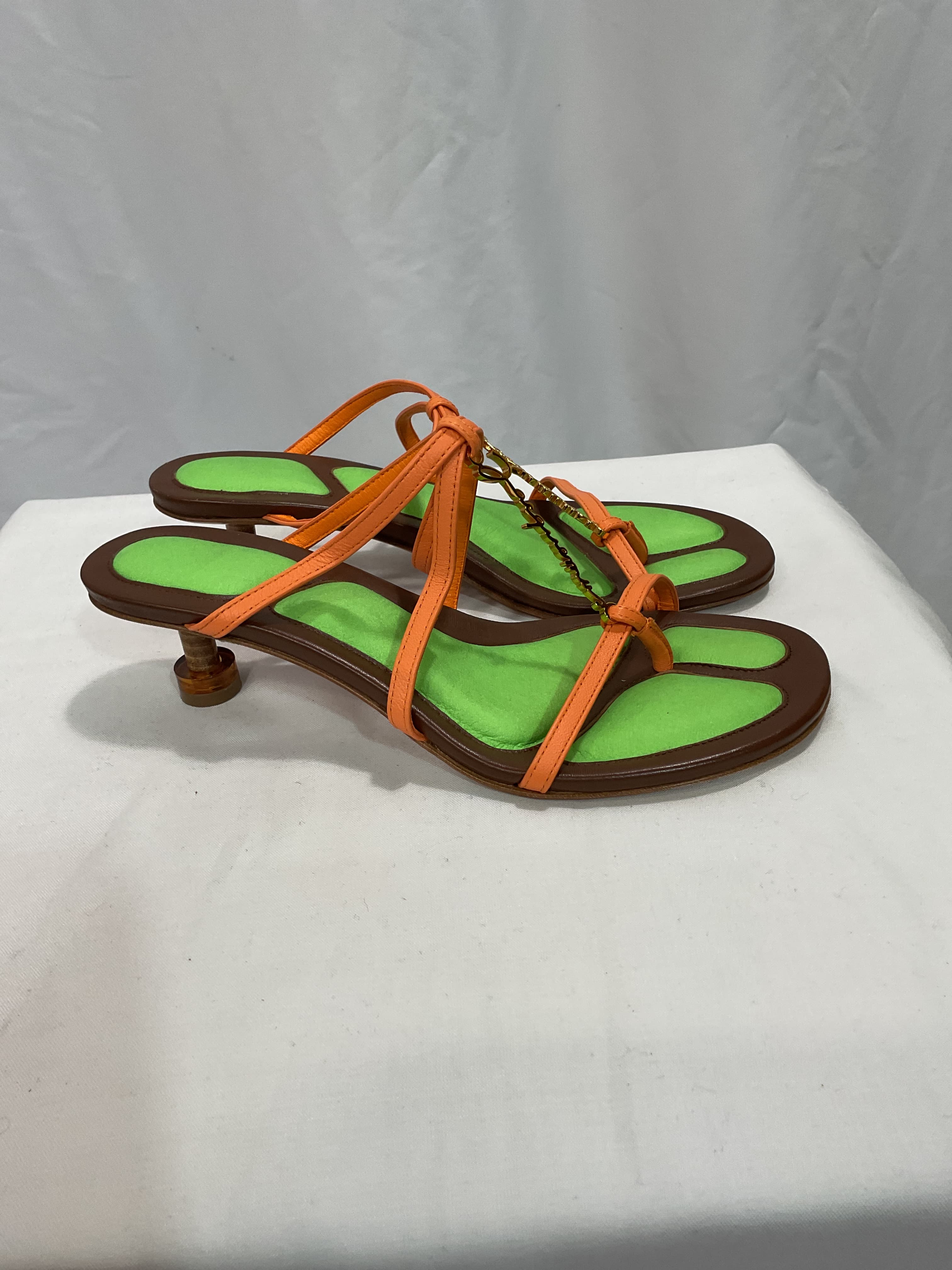 Les Sandales Basses Pralu In Light Orange - Image 2