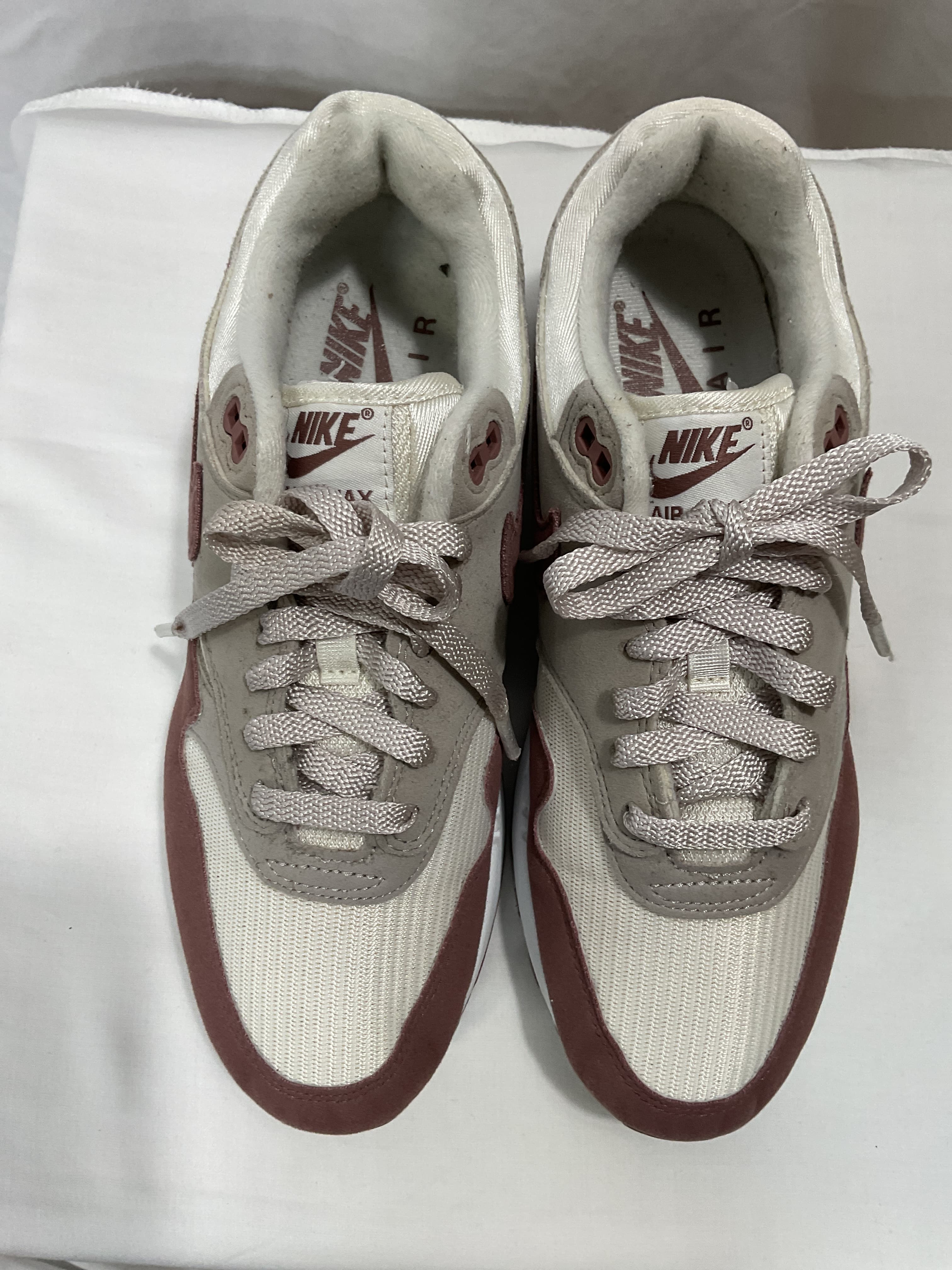 Air Max 1 '87 Sneaker In Summit White, Smokey Mauve, & Light Iron Ore - Image 4