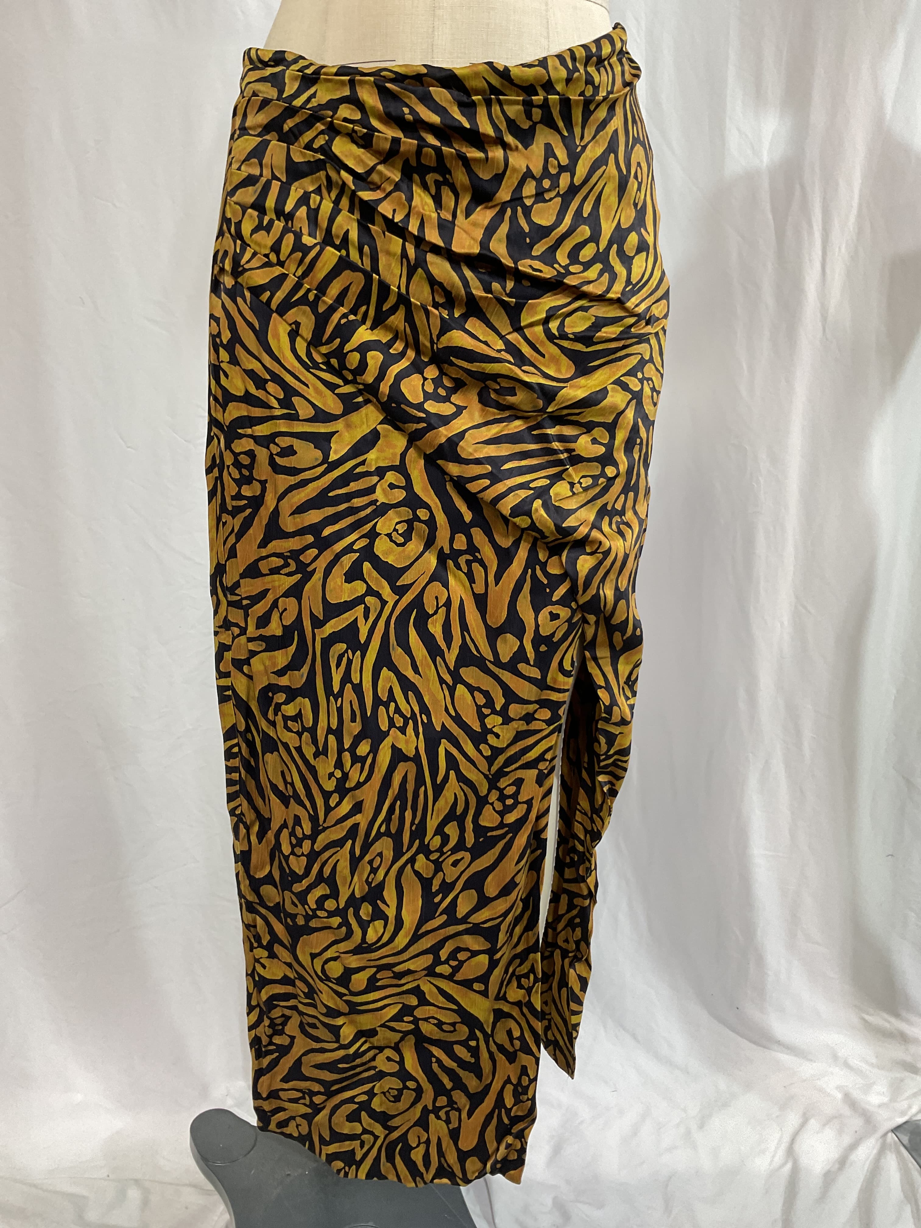 Farah Long Faux Wrap Skirt In Abstract Leopard Seaweed - Image 4