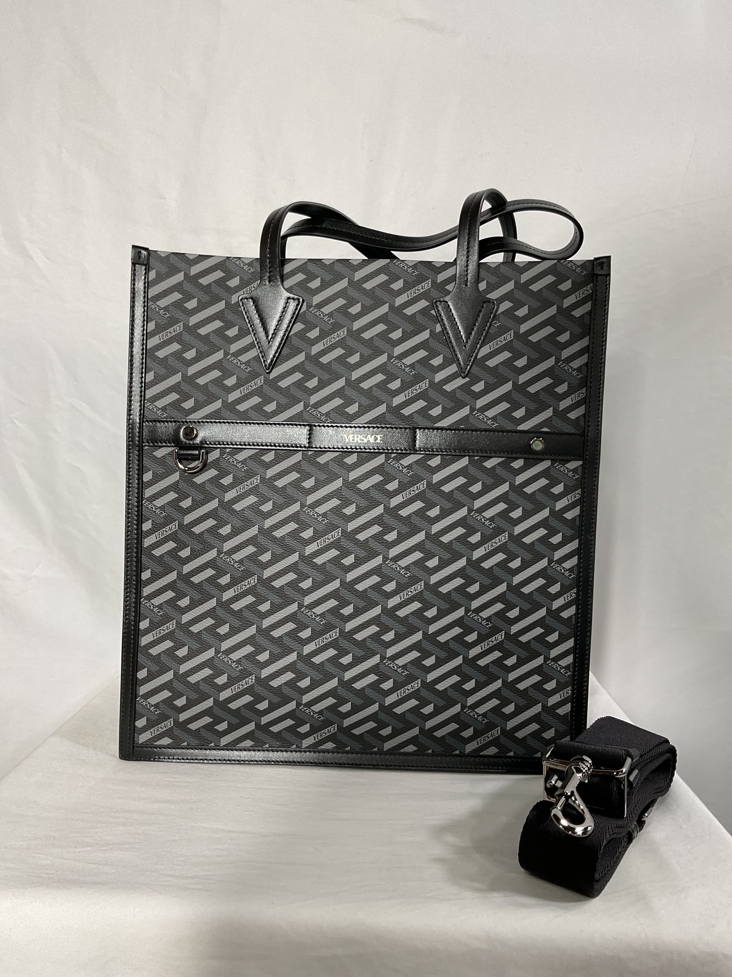 Coated Canvas La Greca Bag In Nero & Grigio Rutenio - Image 4