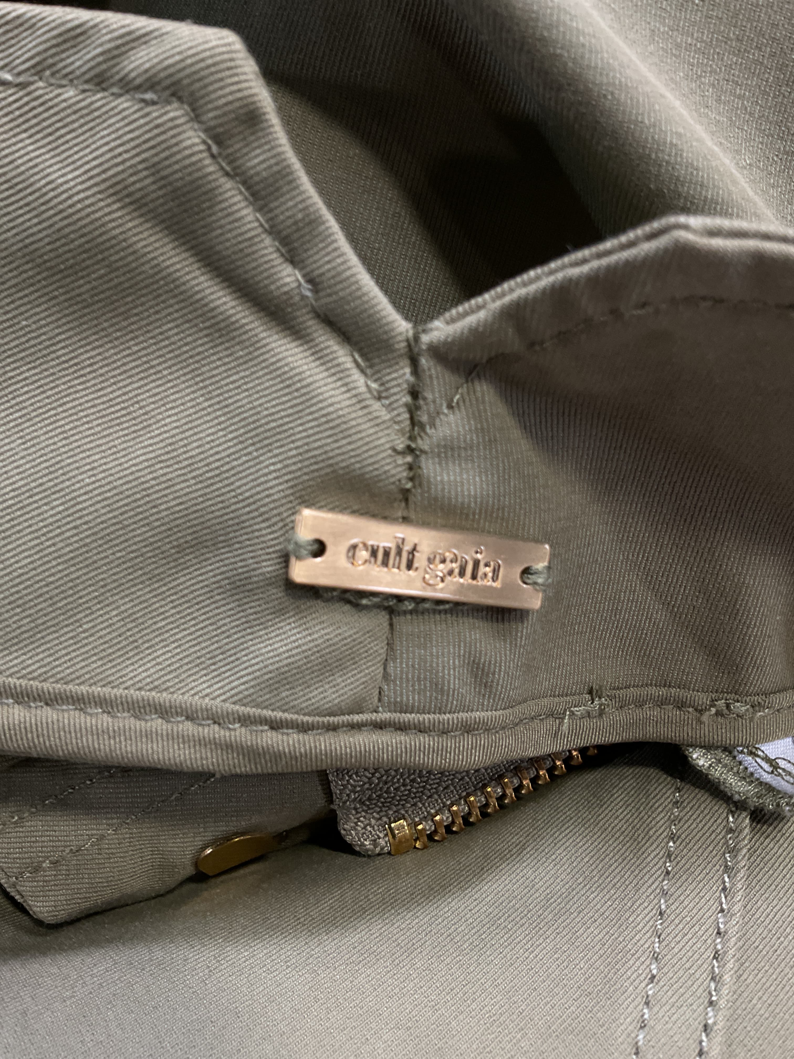 Adrie Pant In Tea - Image 3