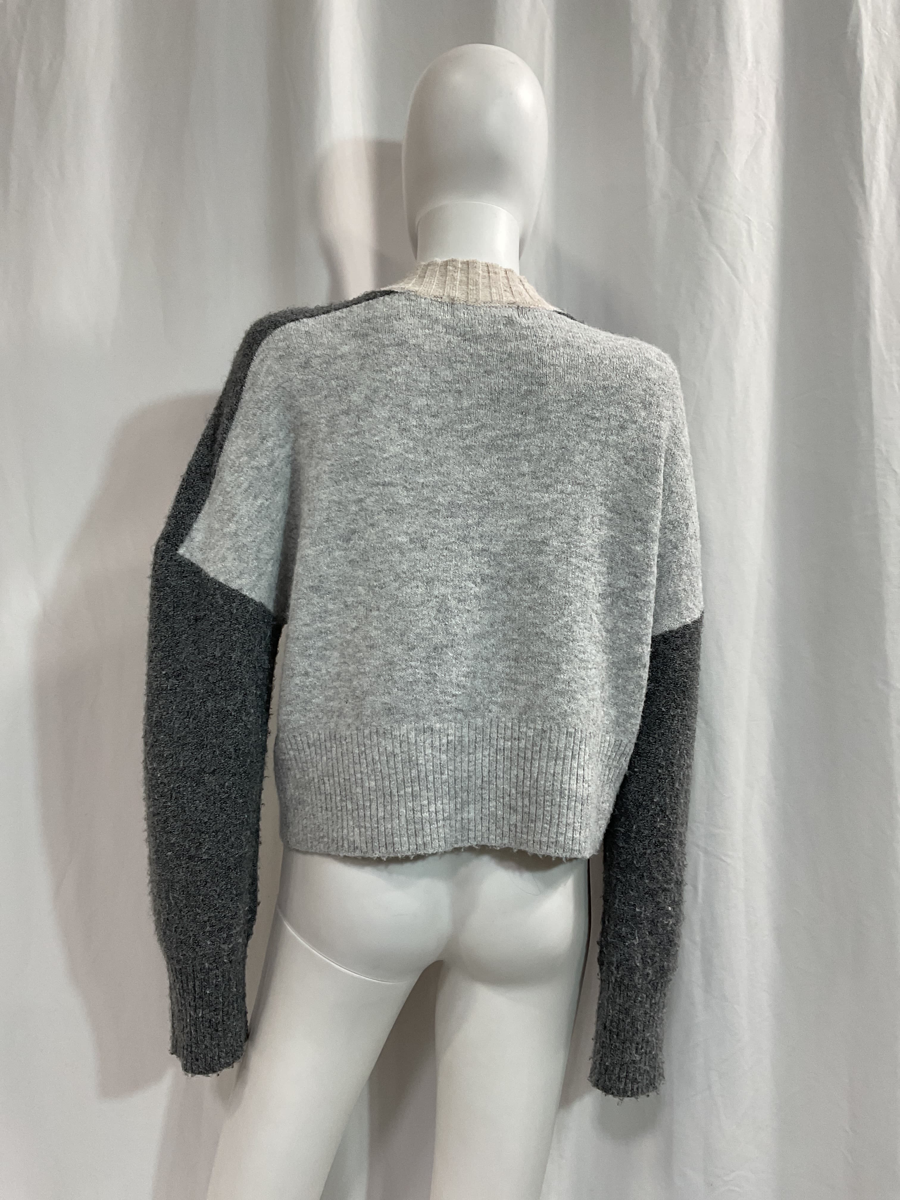 Bobbie Colorblock Turtleneck In Heather Grey - Image 3