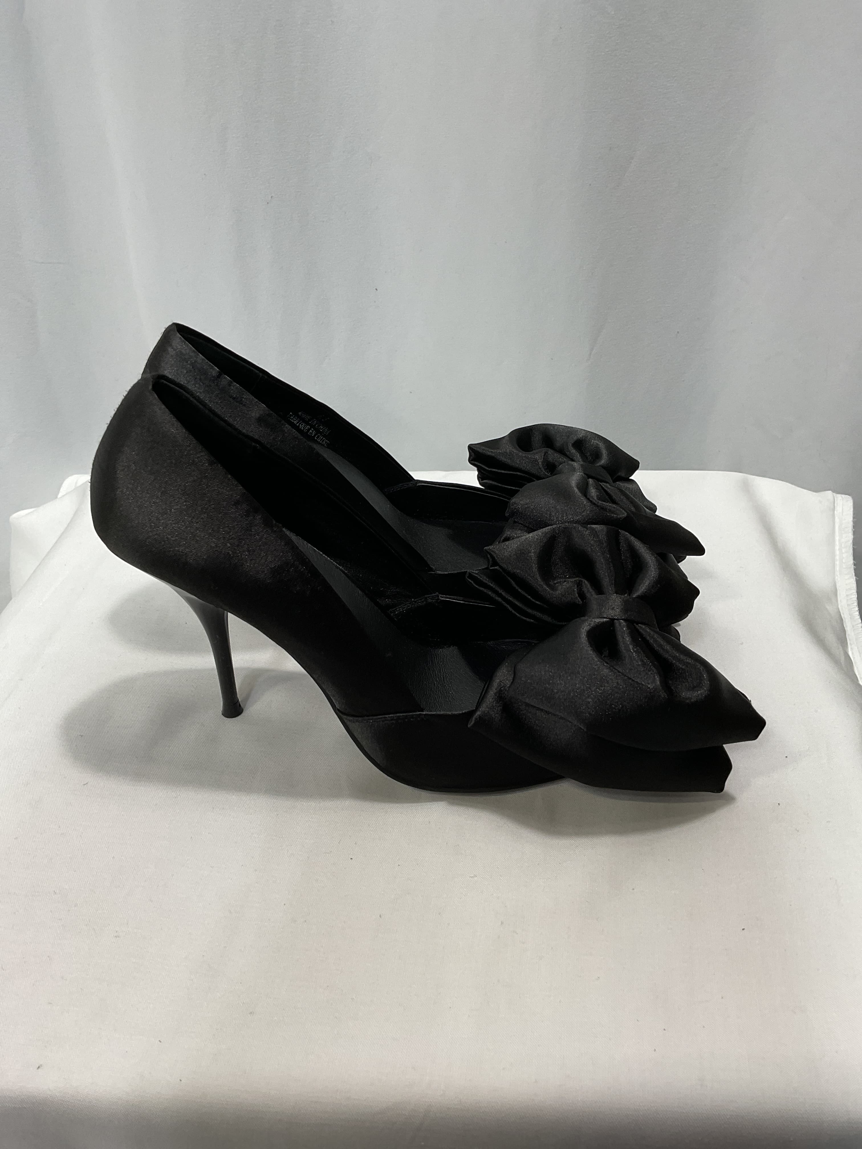Convince-B Pump In Black Satin - Image 2
