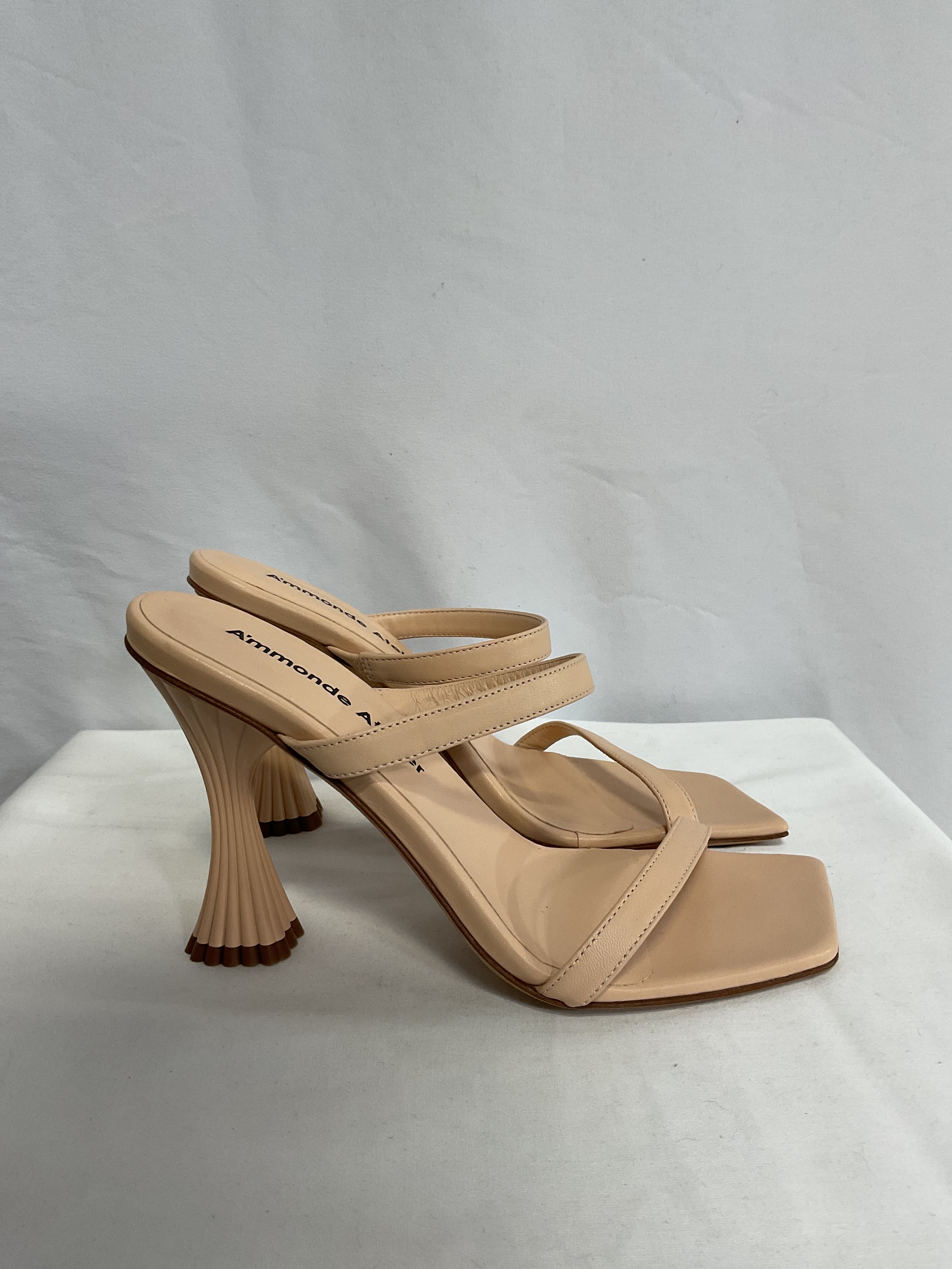 Andrea 100 Sandals In Nude - Image 3