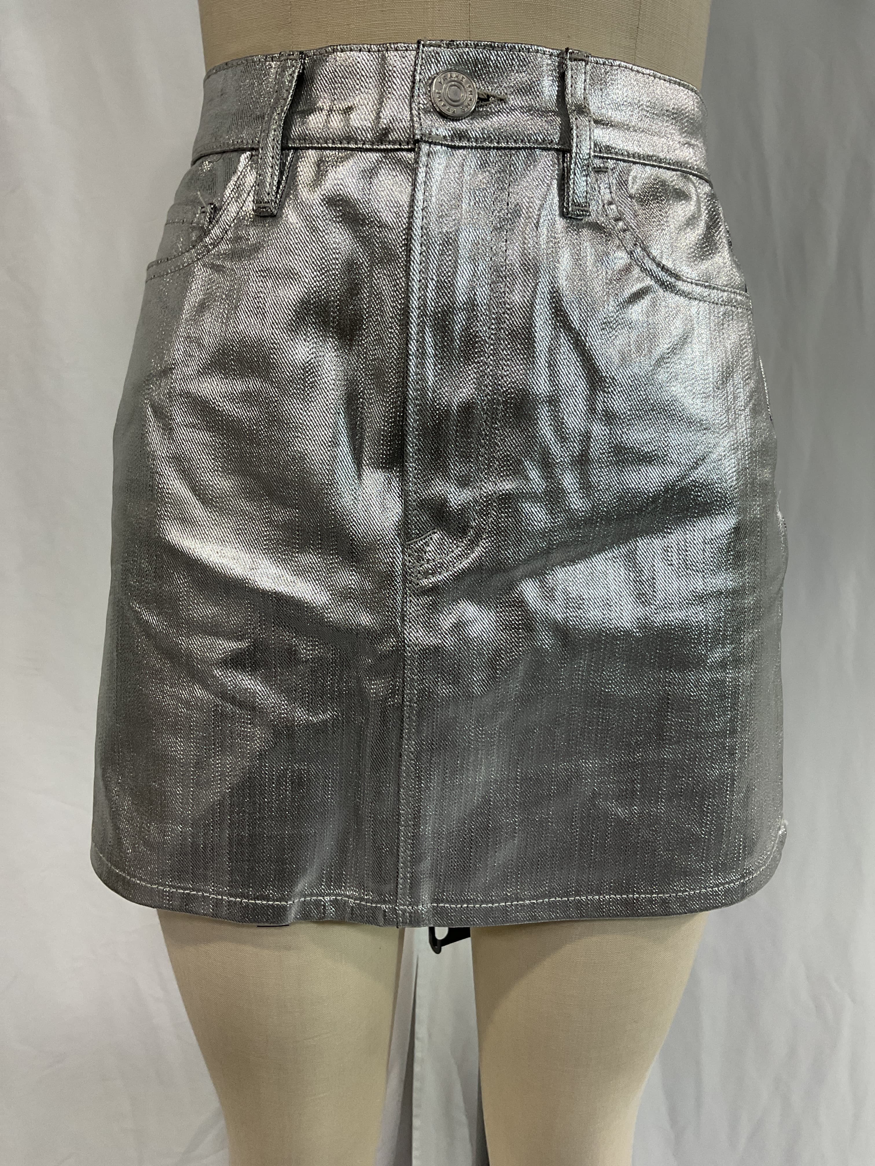 Le Mini Skirt In Silver Chrome - Image 4