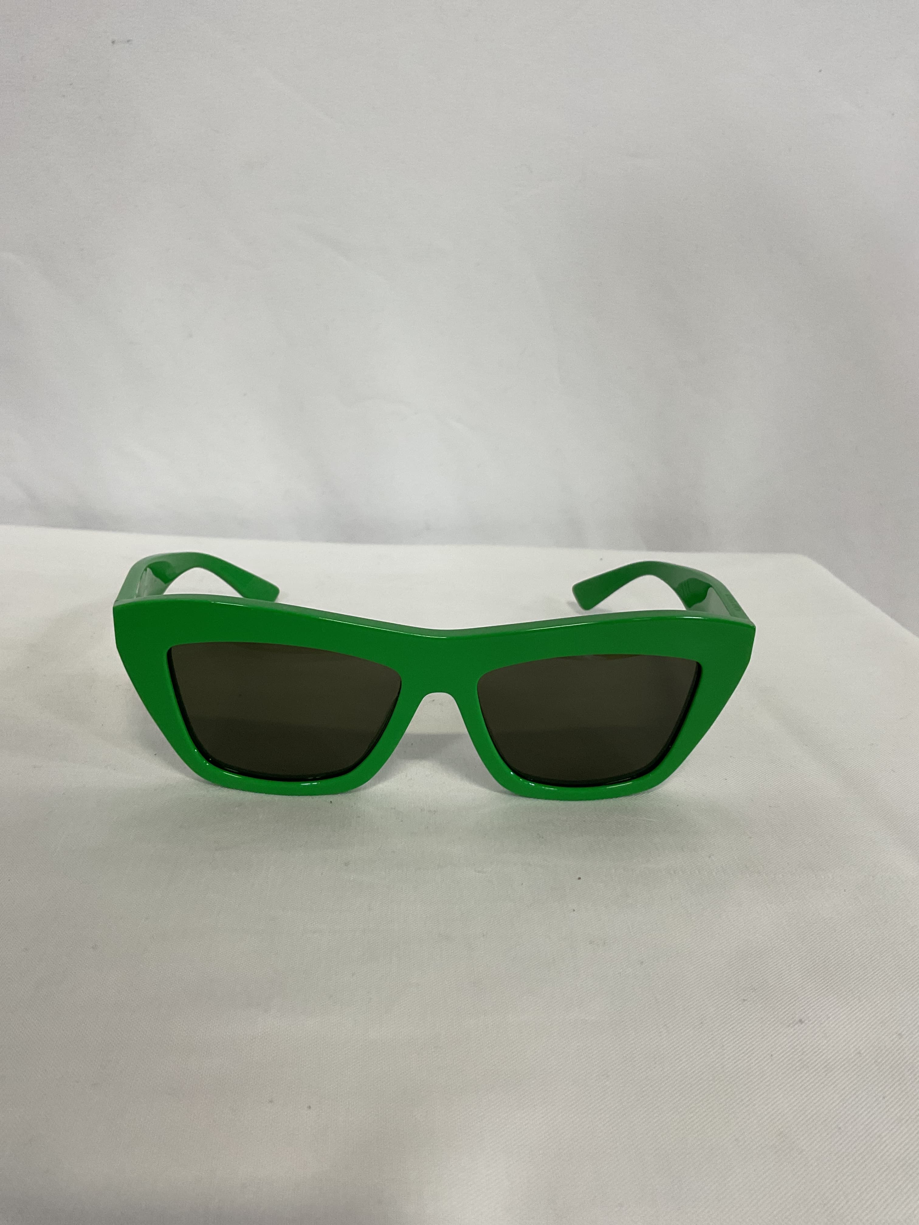 Sharp Wayfarer - Image 2
