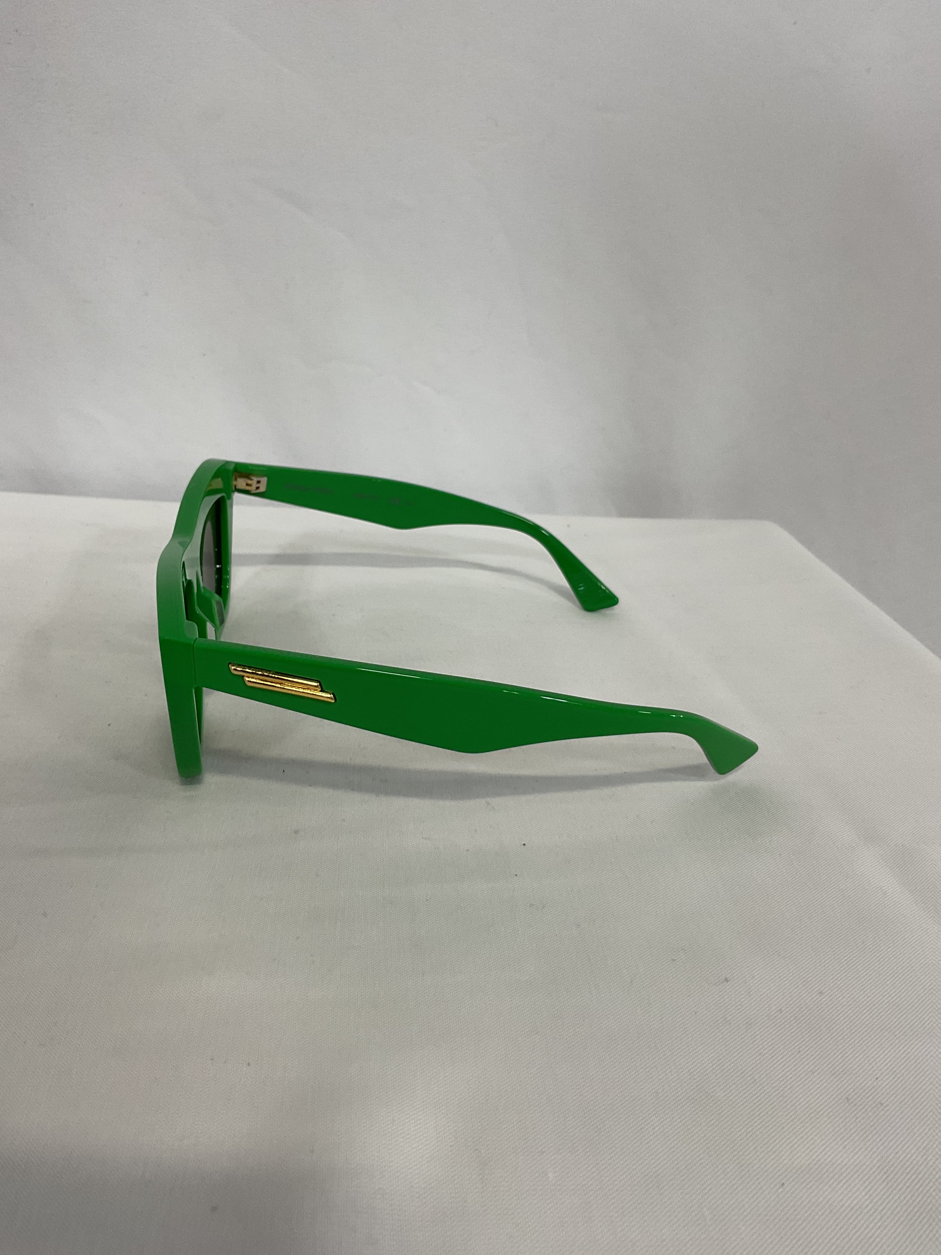 Sharp Wayfarer - Image 3