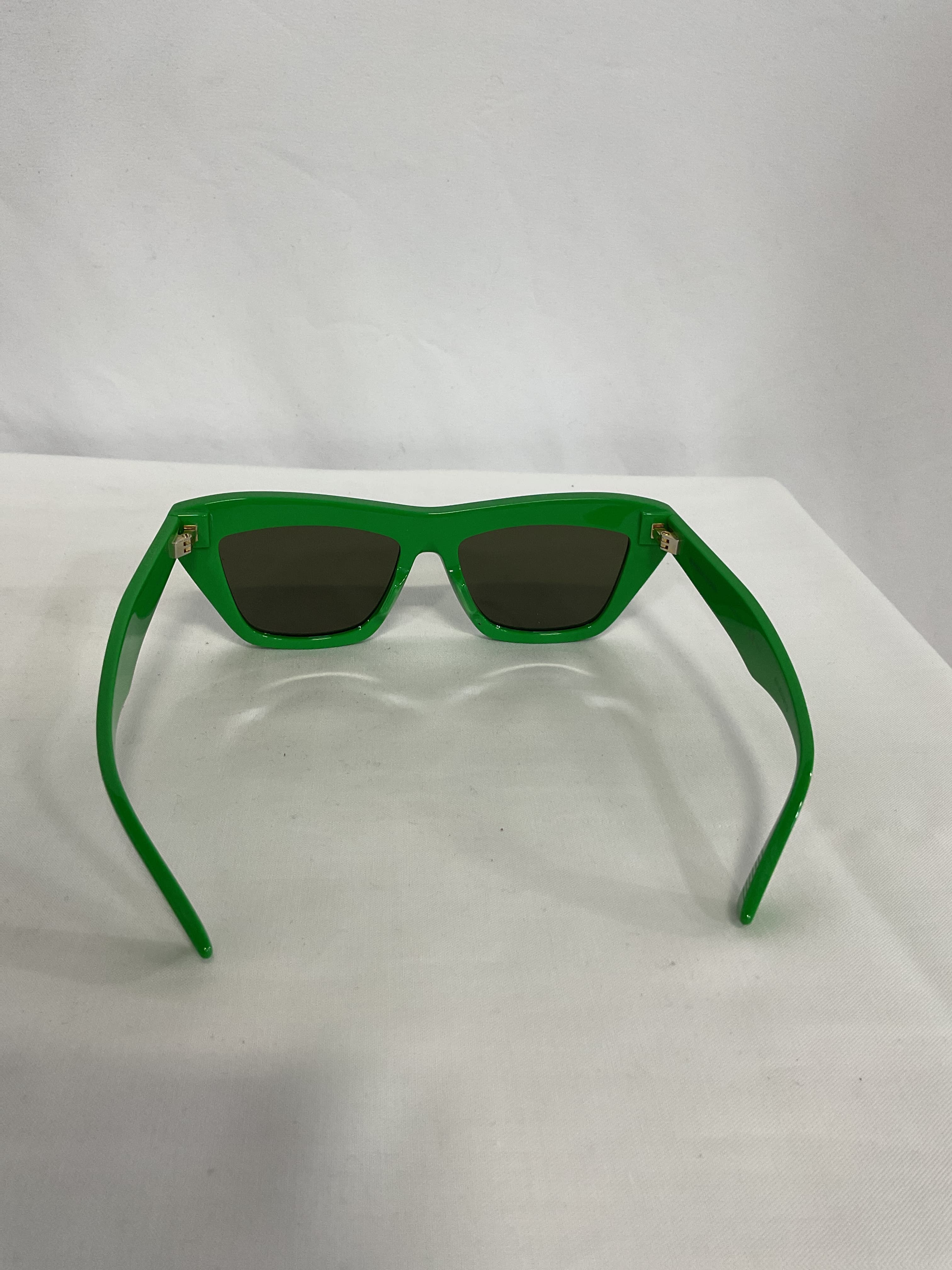 Sharp Wayfarer - Image 4