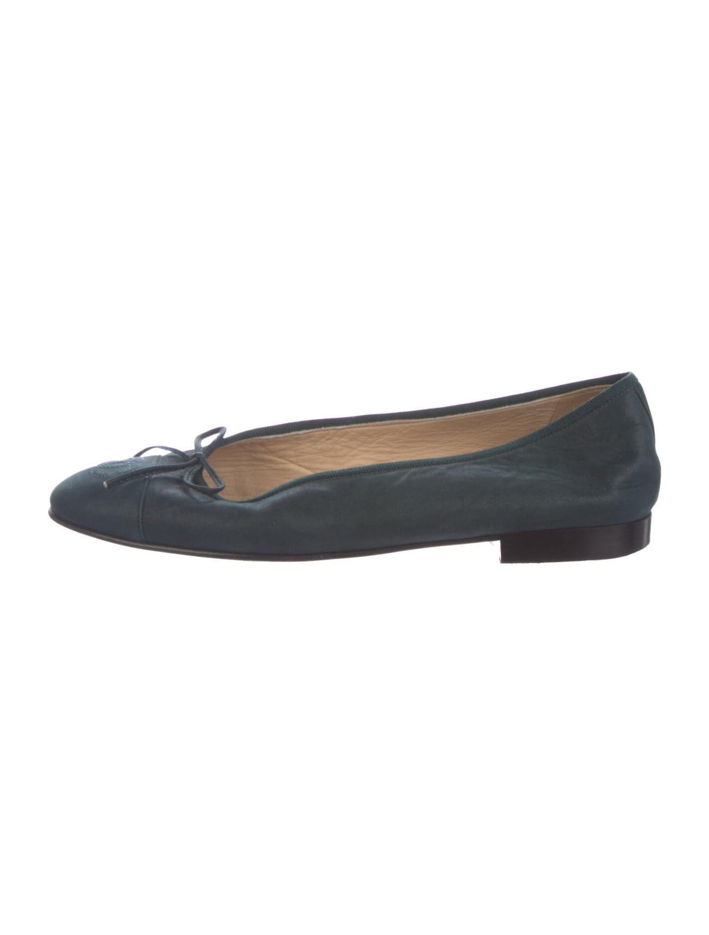 Interlocking Cc Logo Suede Flats - Image 1
