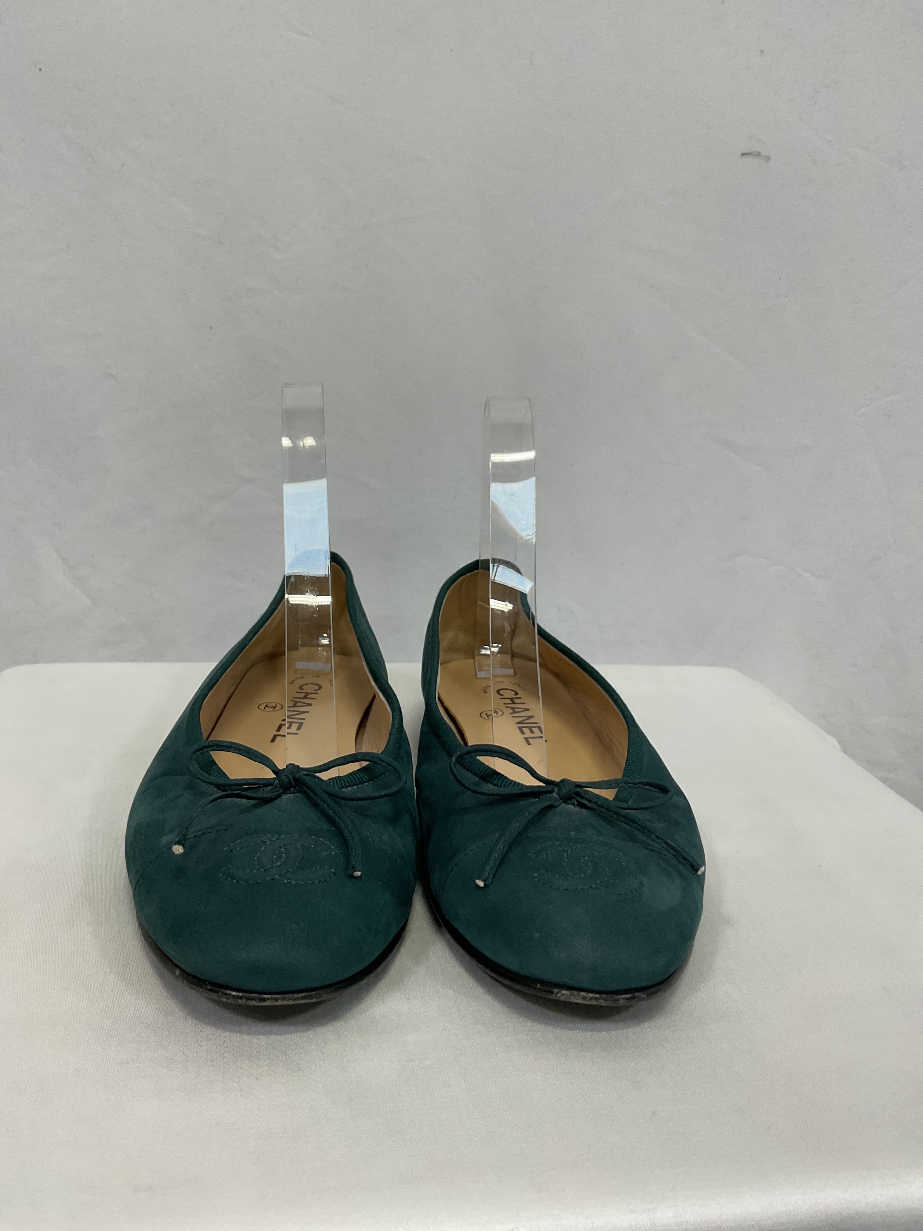 Interlocking Cc Logo Suede Flats - Image 3
