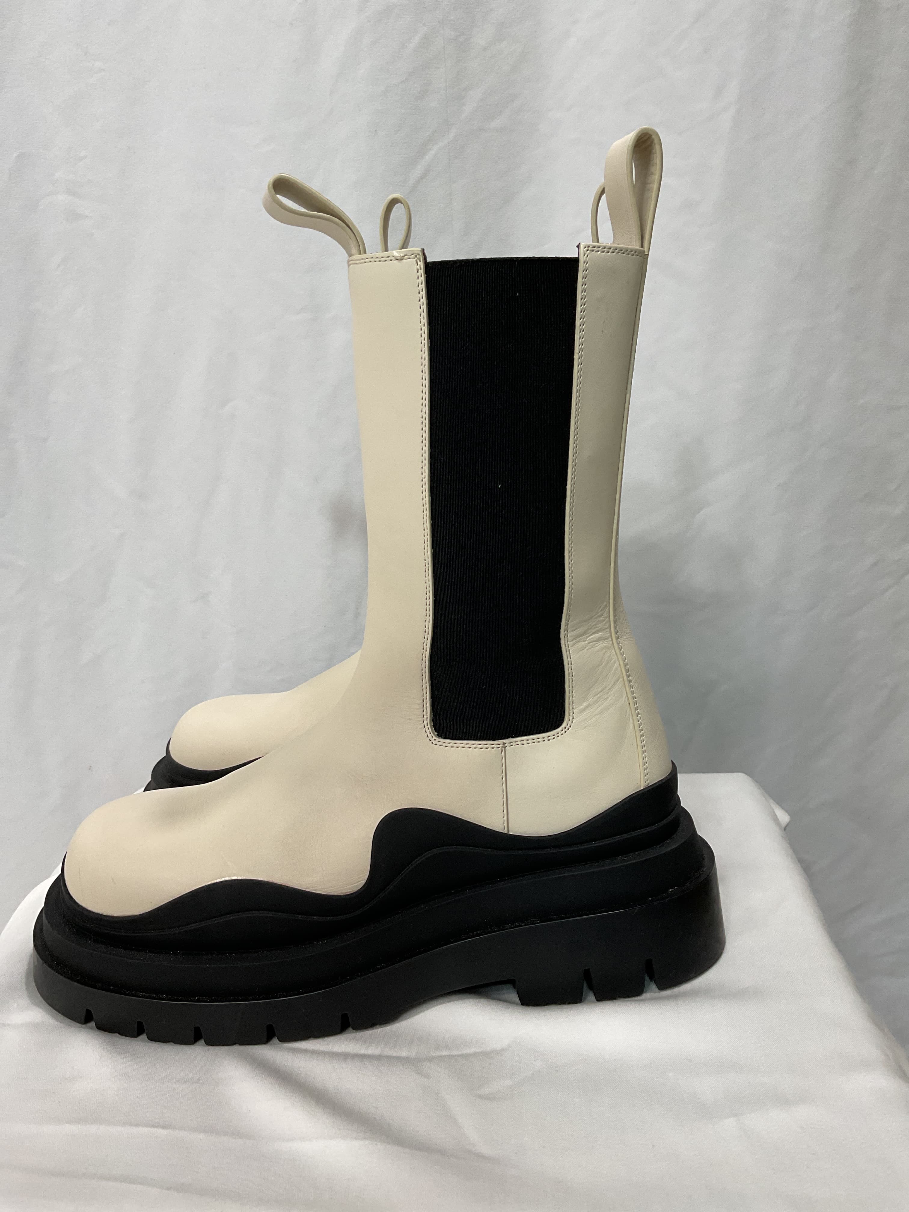 Women's Platform Chelsea Boots - Image 2