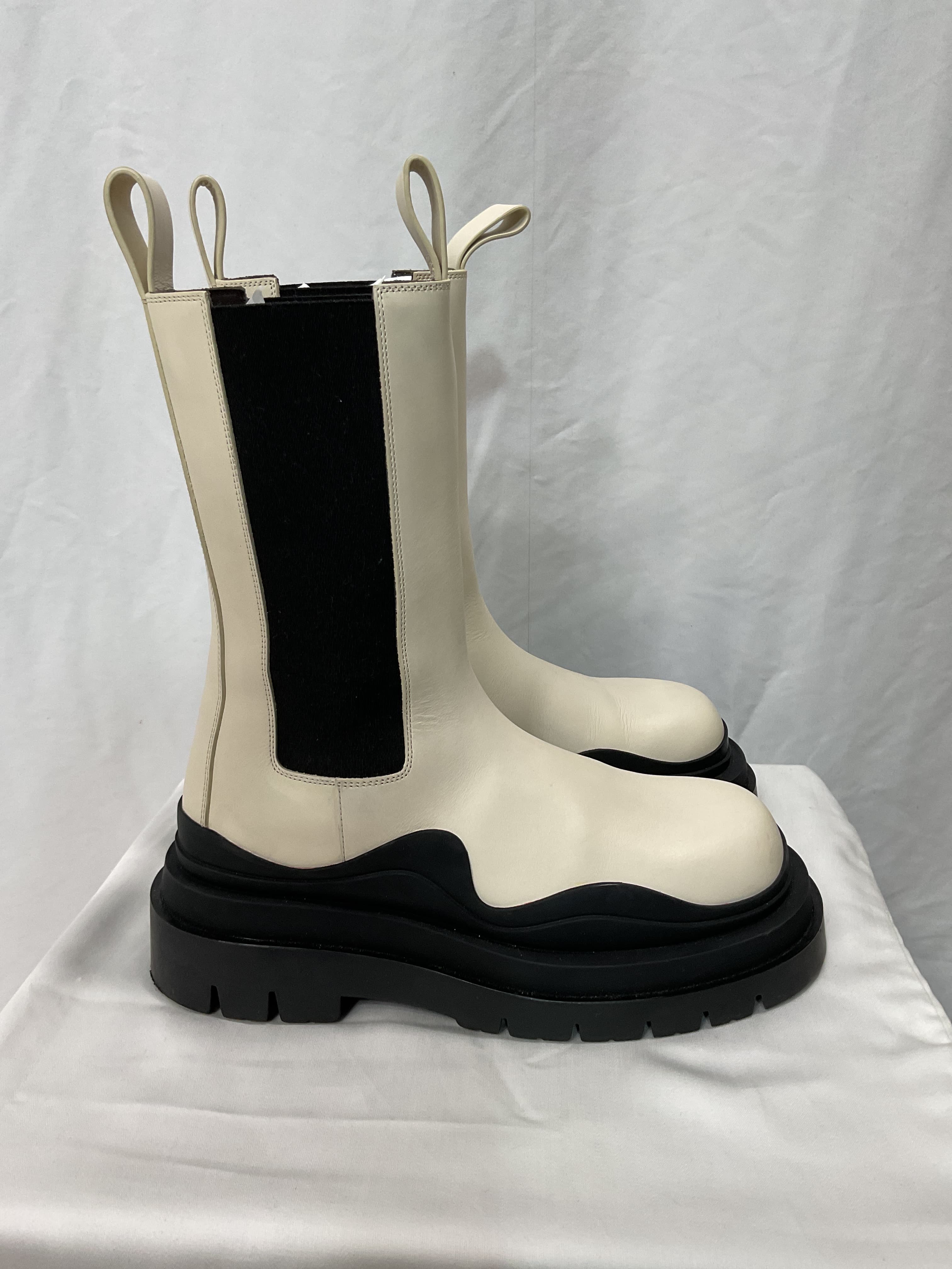Women's Platform Chelsea Boots - Image 3