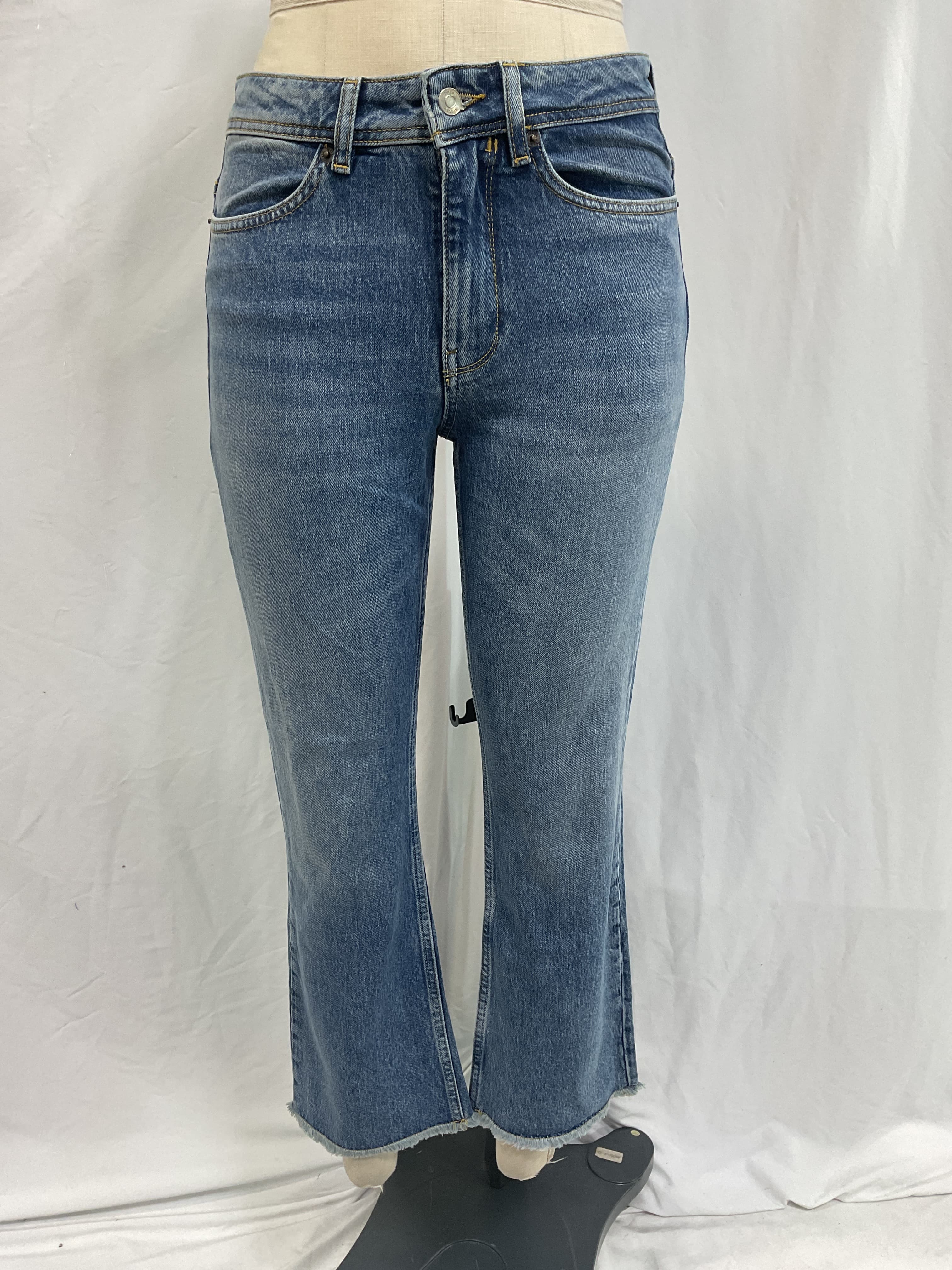 Booty Cropped Jeans - Image 3