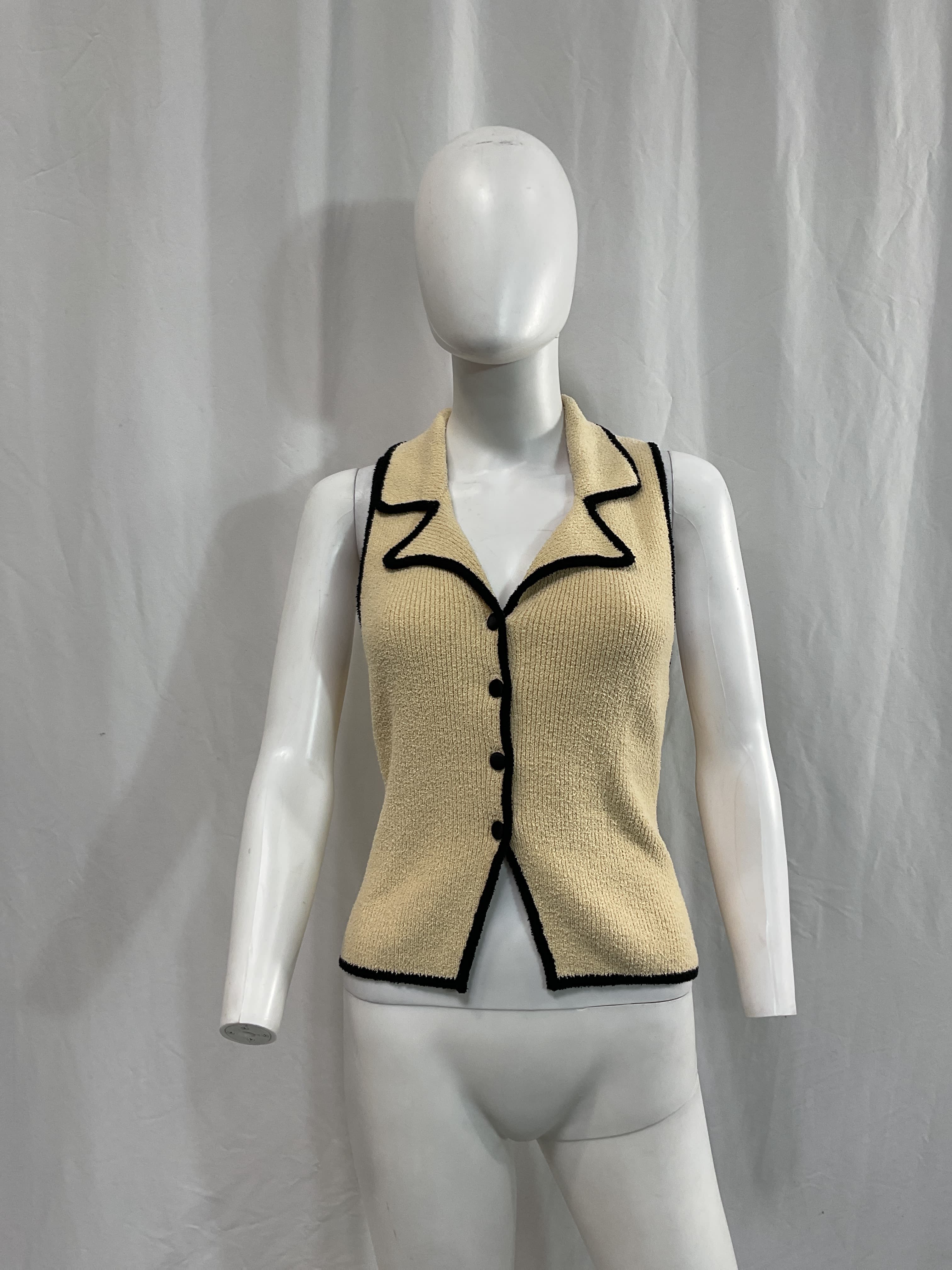By Marianna Elektra Vest - Image 3