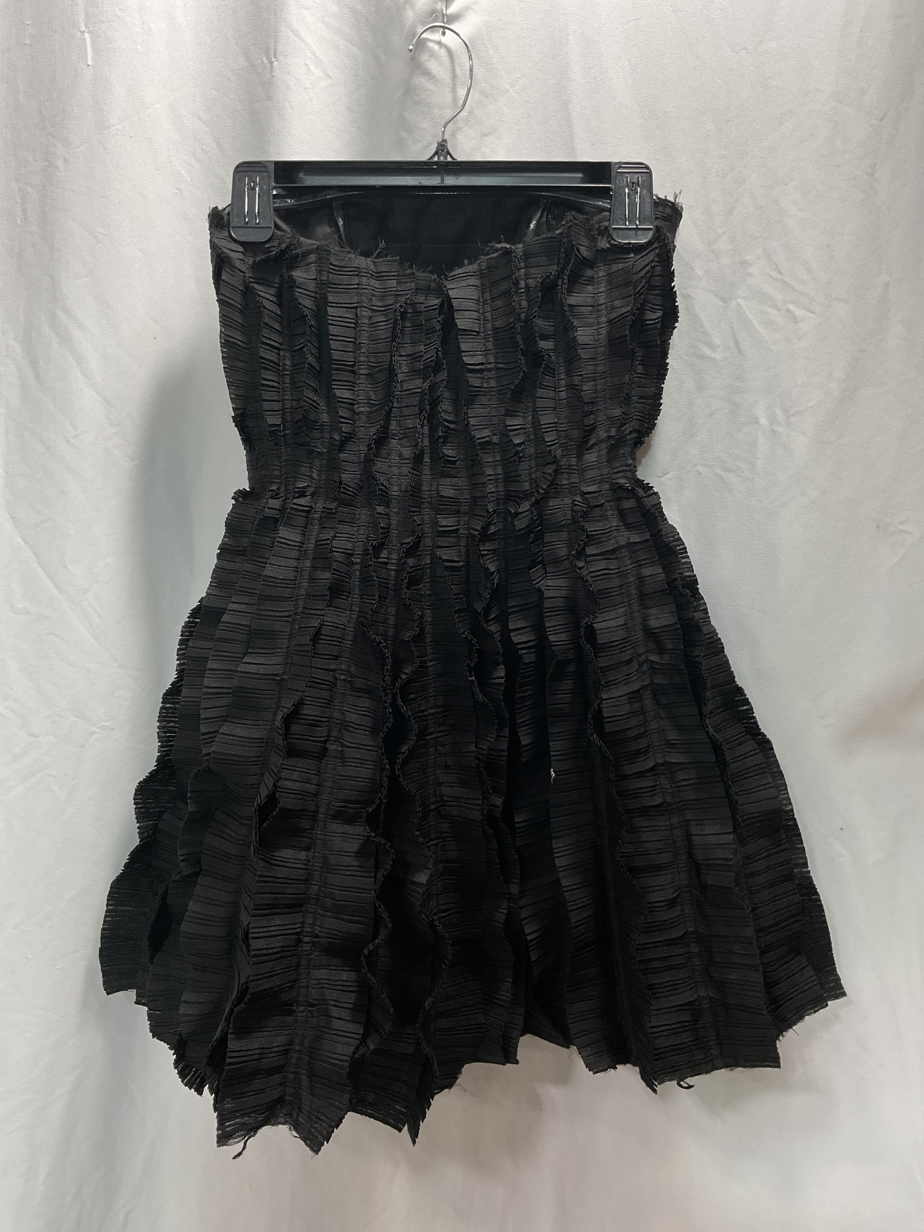 Hybrid Sleeveless Mini Dress In Black - Image 2