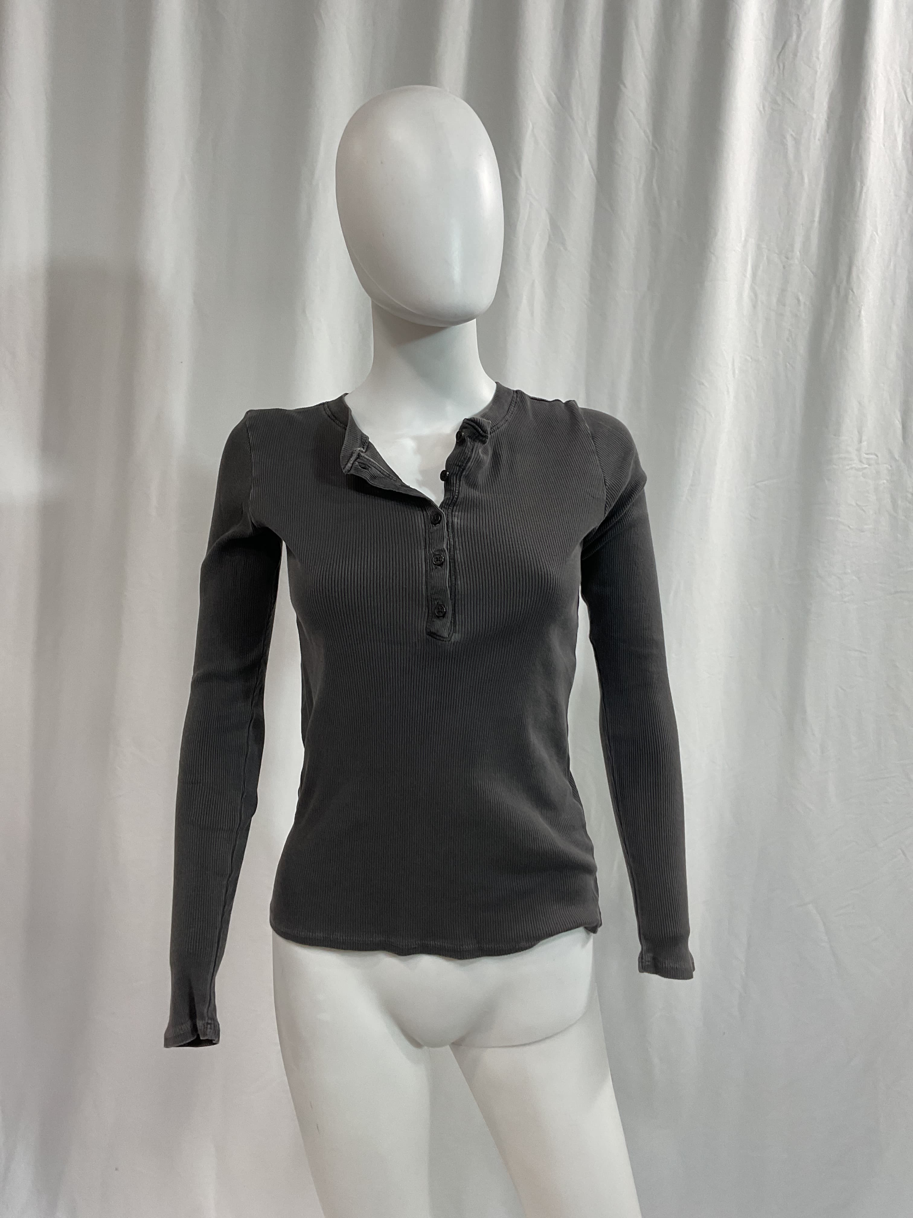 Jordan Henley Tee In Gunmetal - Image 3