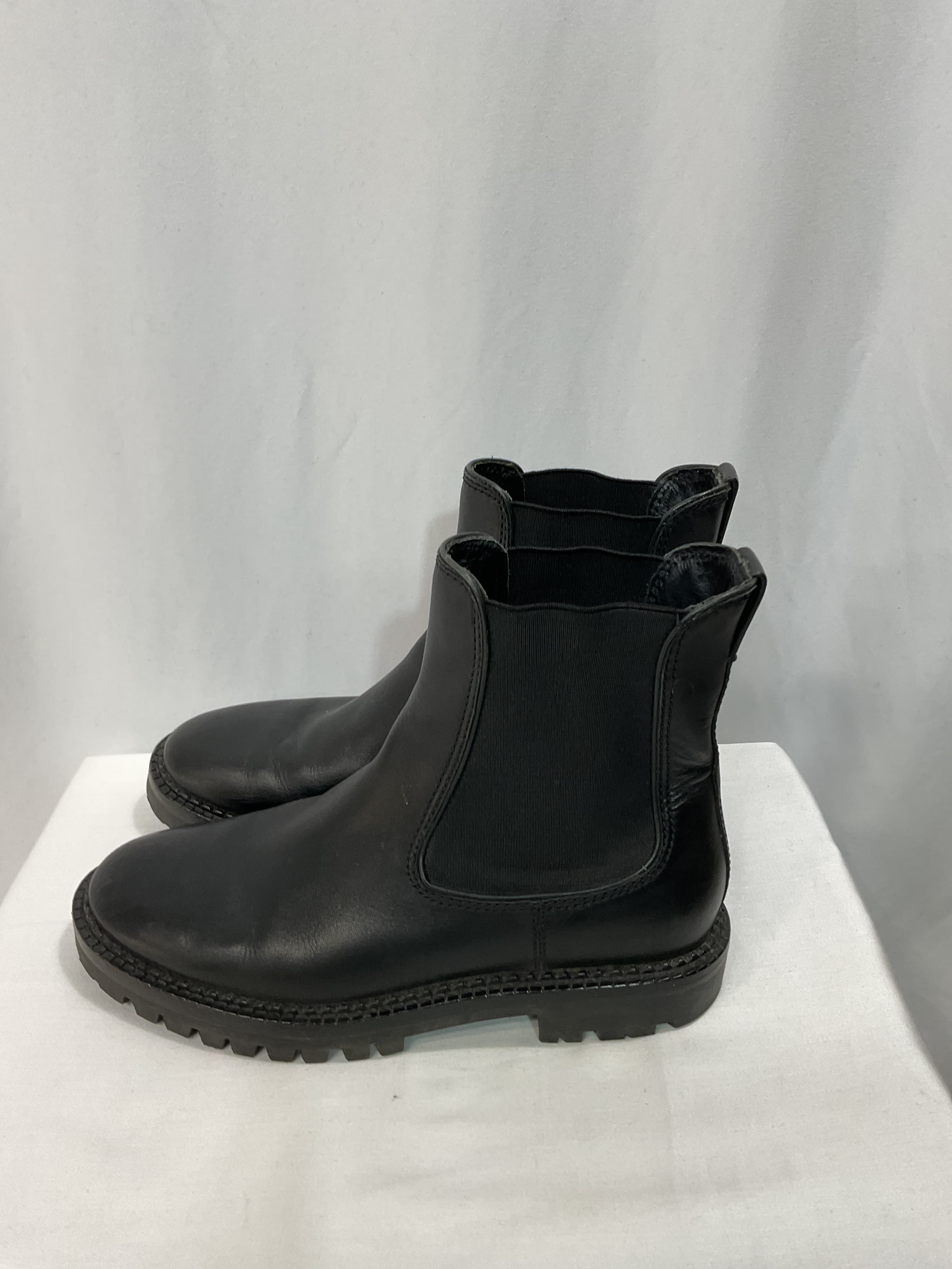 Carmine Leather Chelsea Boots - Image 3