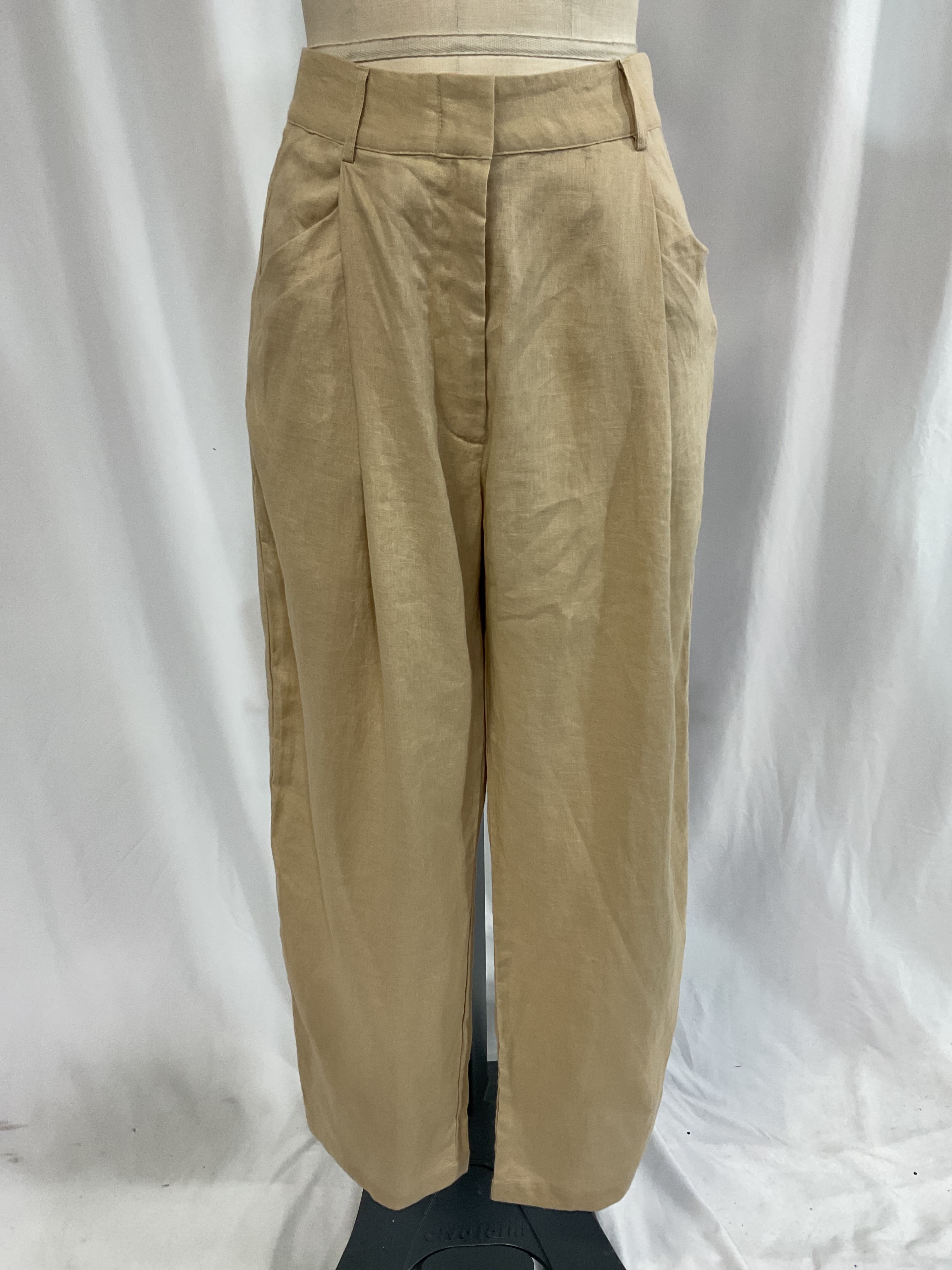 Linen Highrise Trousers In Beige - Image 3