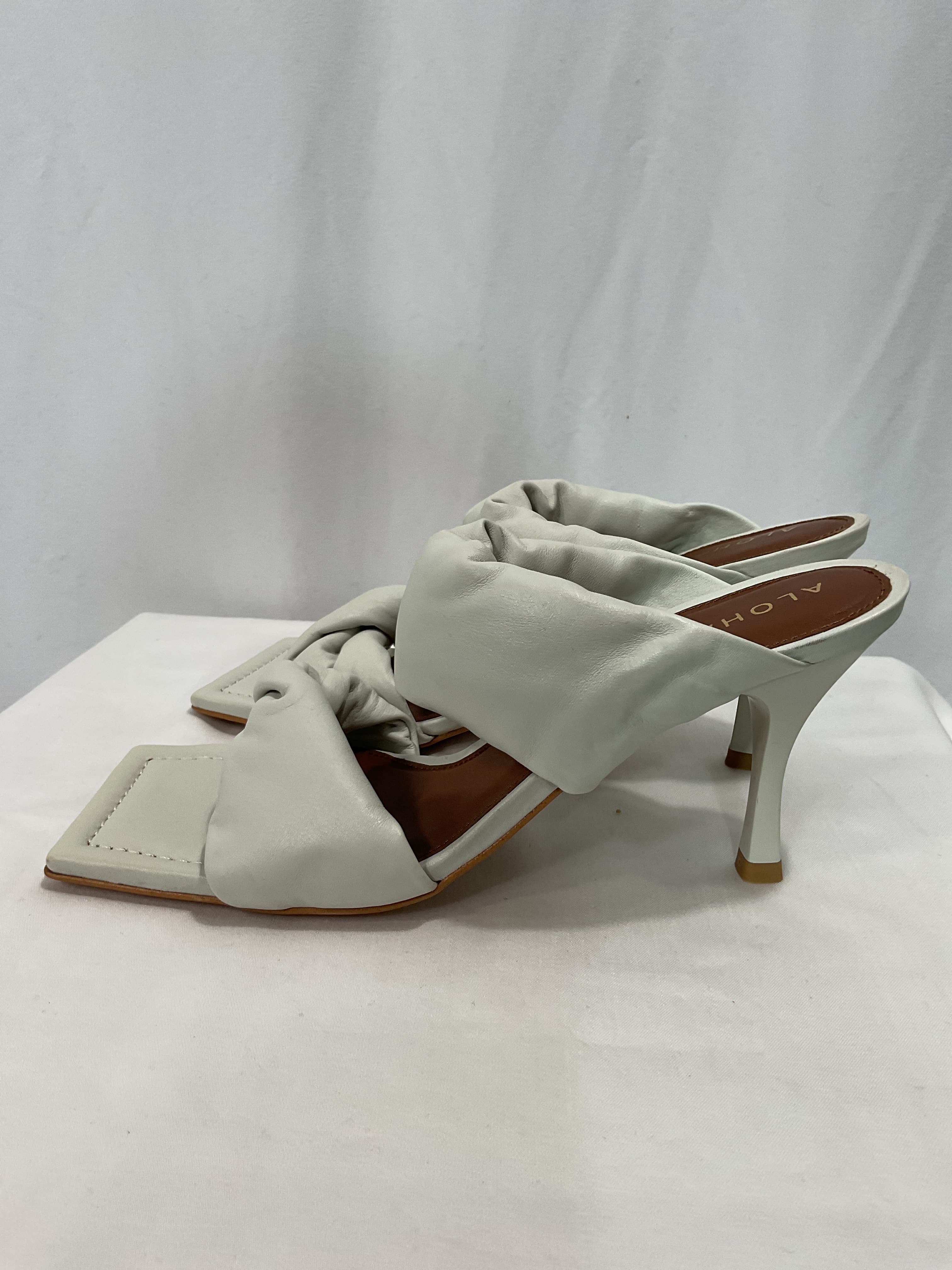 Twist Strap Sandal - Image 4