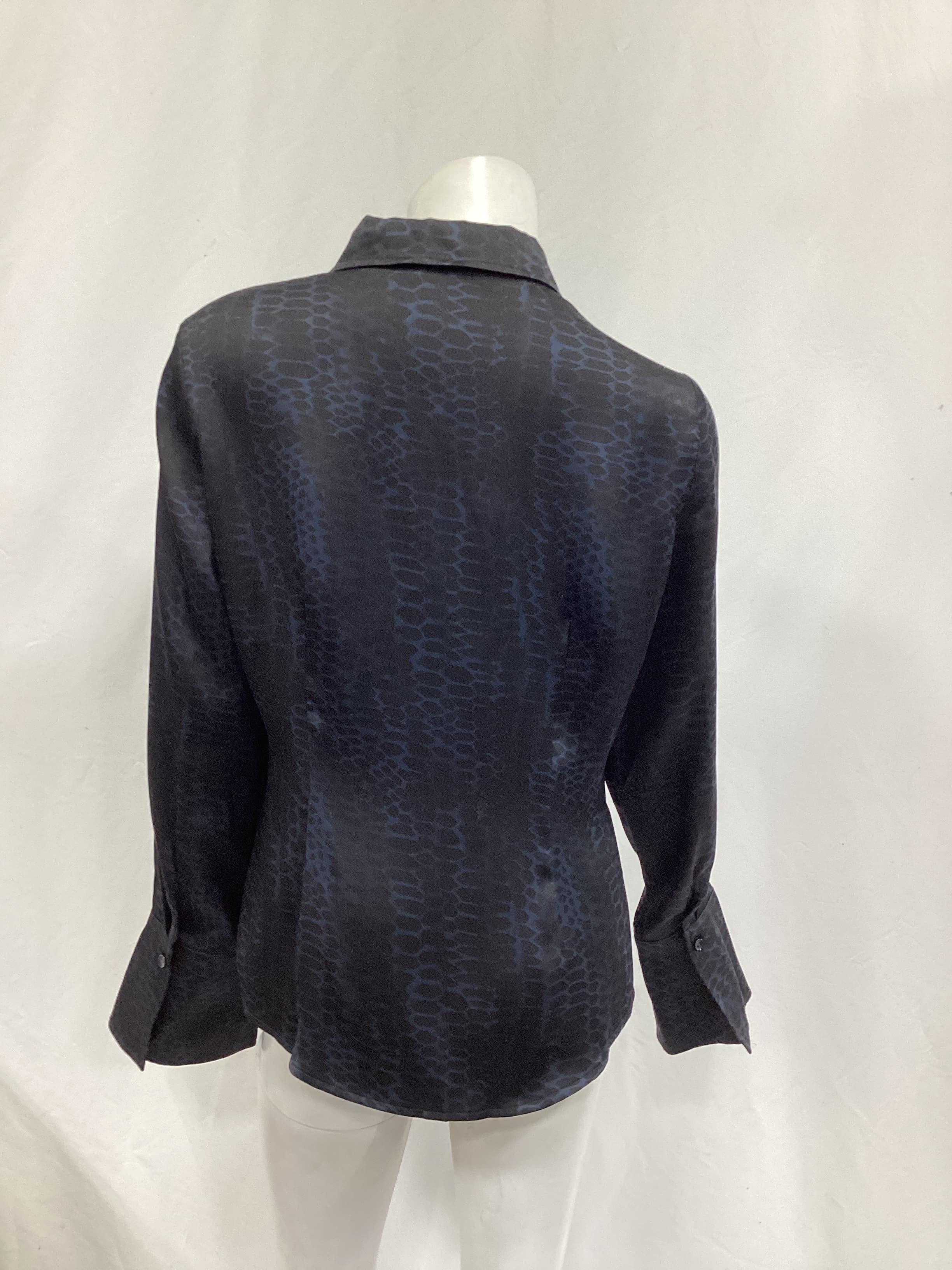 Neo Shirt In Python - Image 2