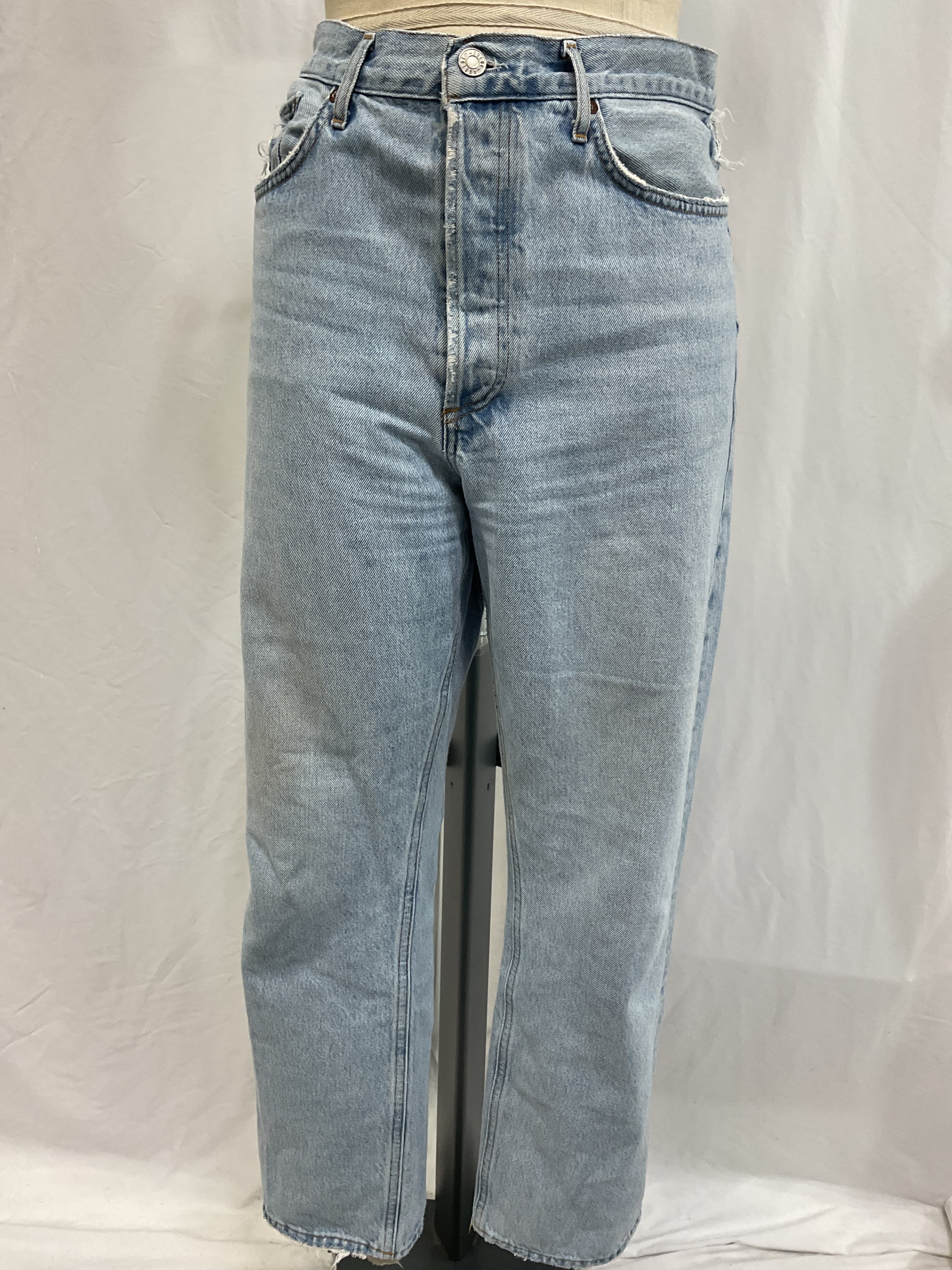 90's Mid Rise Loose Fit In Snapshot - Image 2