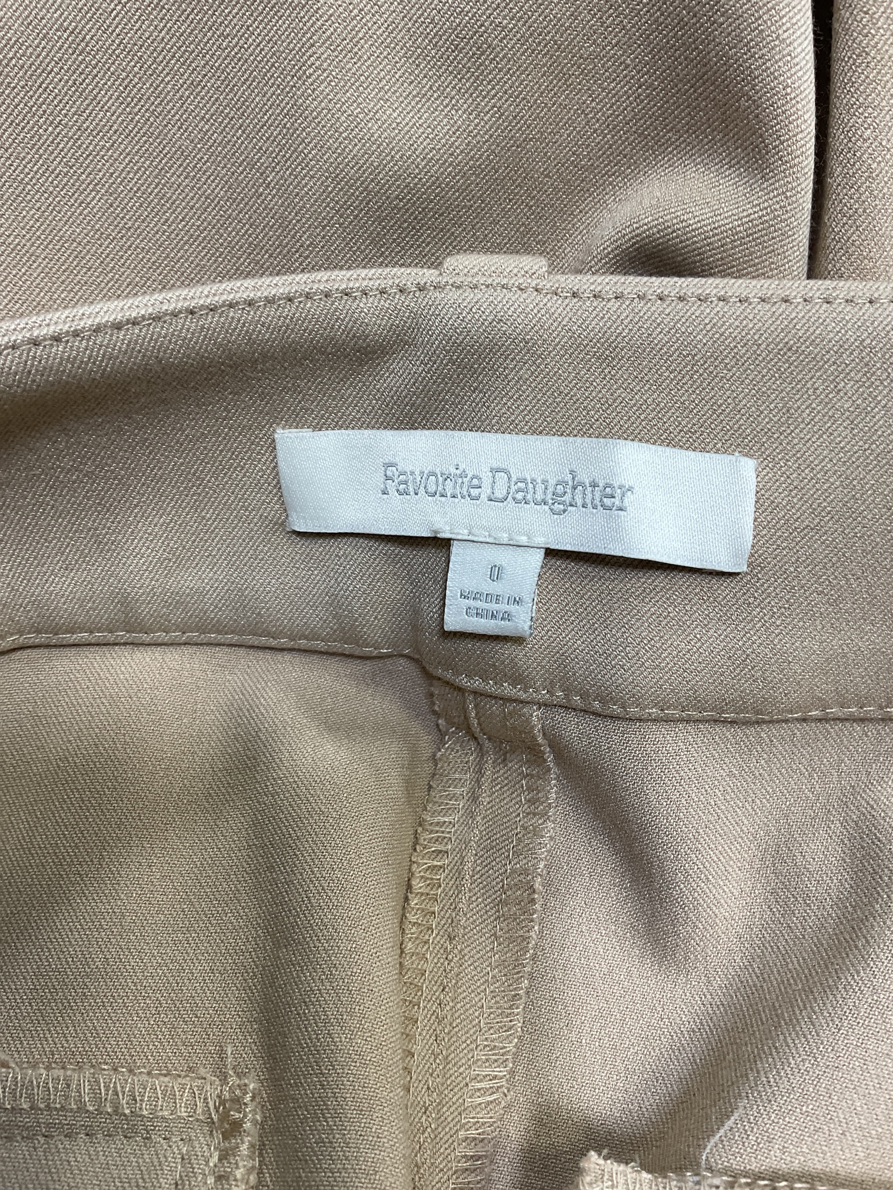 The Favorite Pant In Beige - Image 4