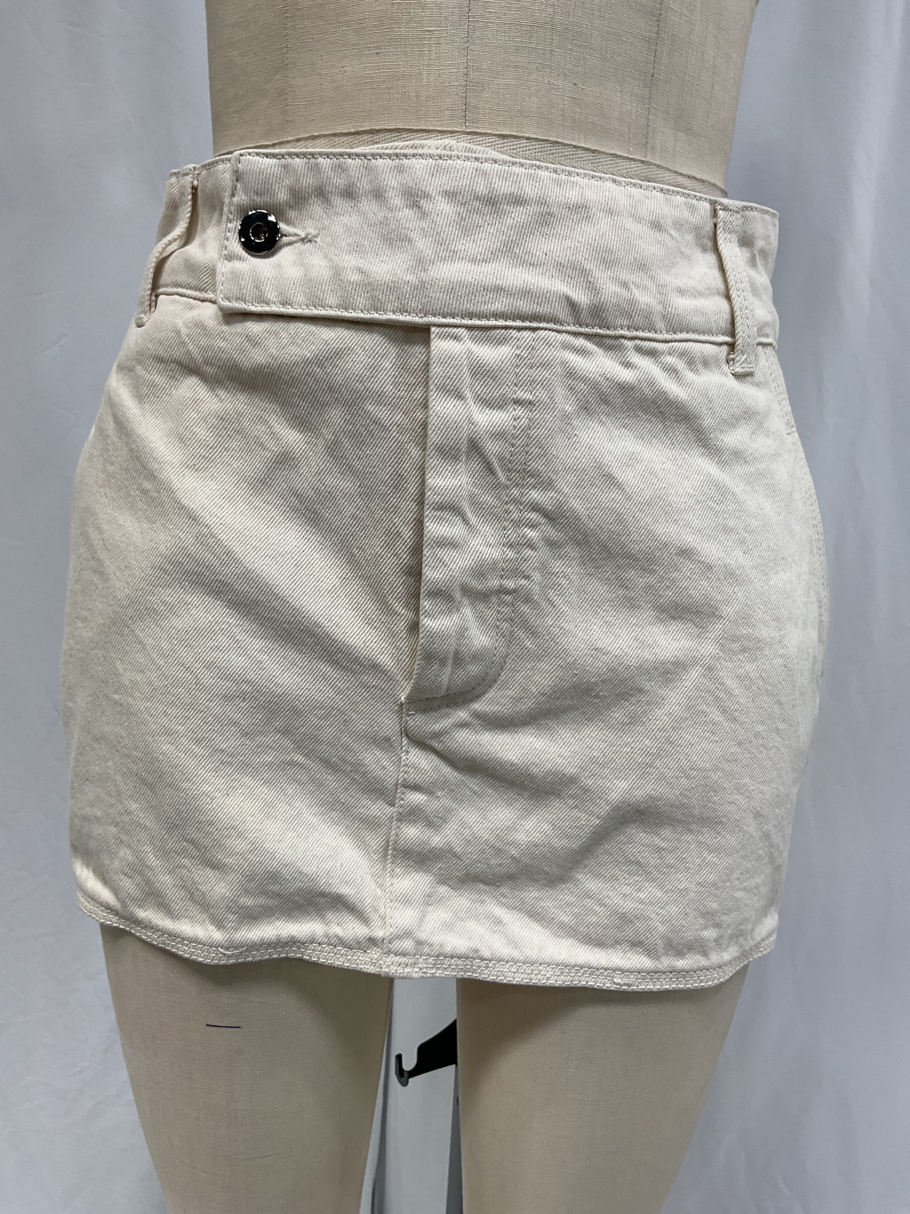 Low Rise Mini Skirt In Ecru - Image 3