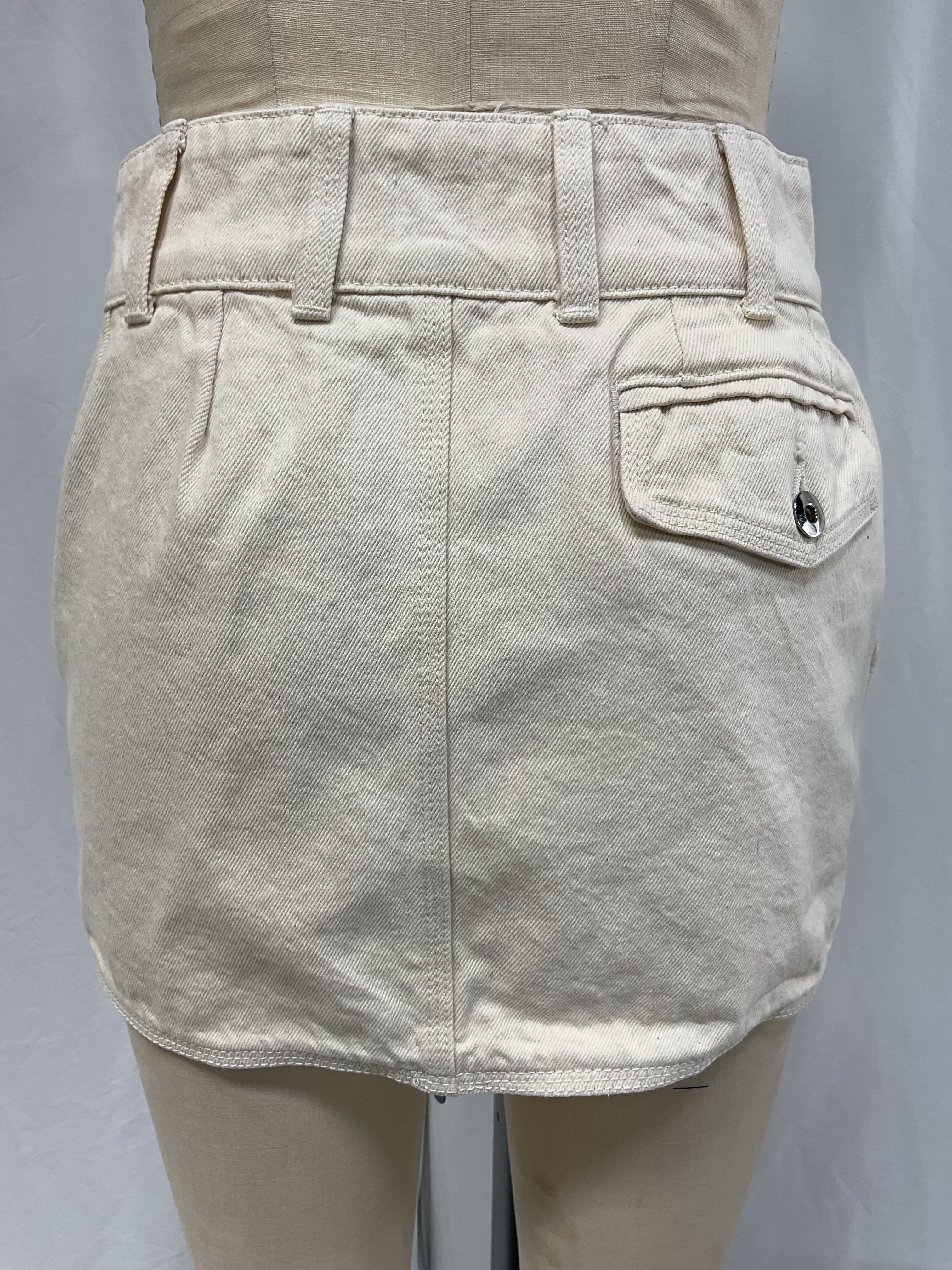 Low Rise Mini Skirt In Ecru - Image 4