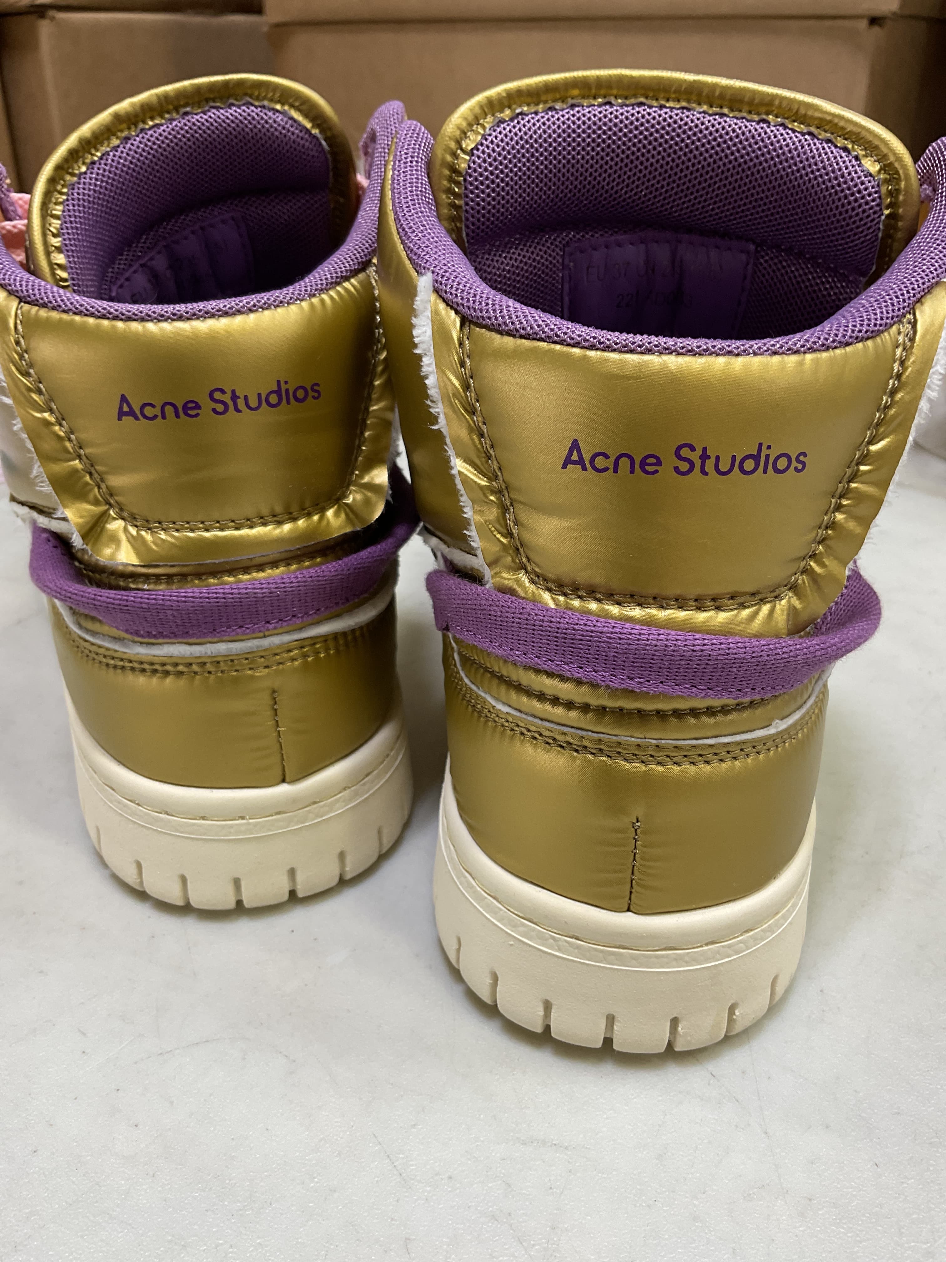 High Top Sneaker In Gold & Purple - Image 4