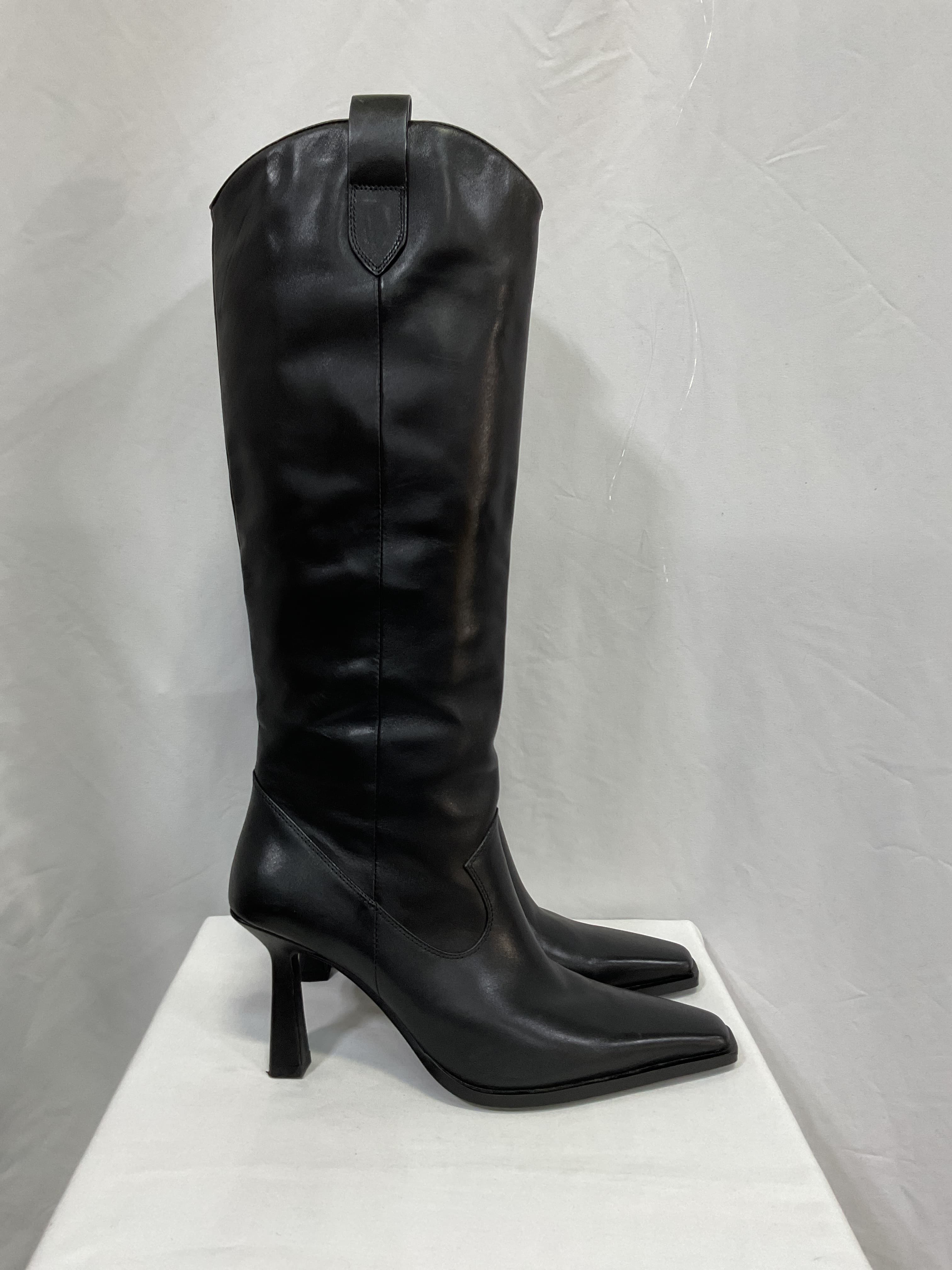 Jinny Knee High Boot In Black Burnished - Image 3