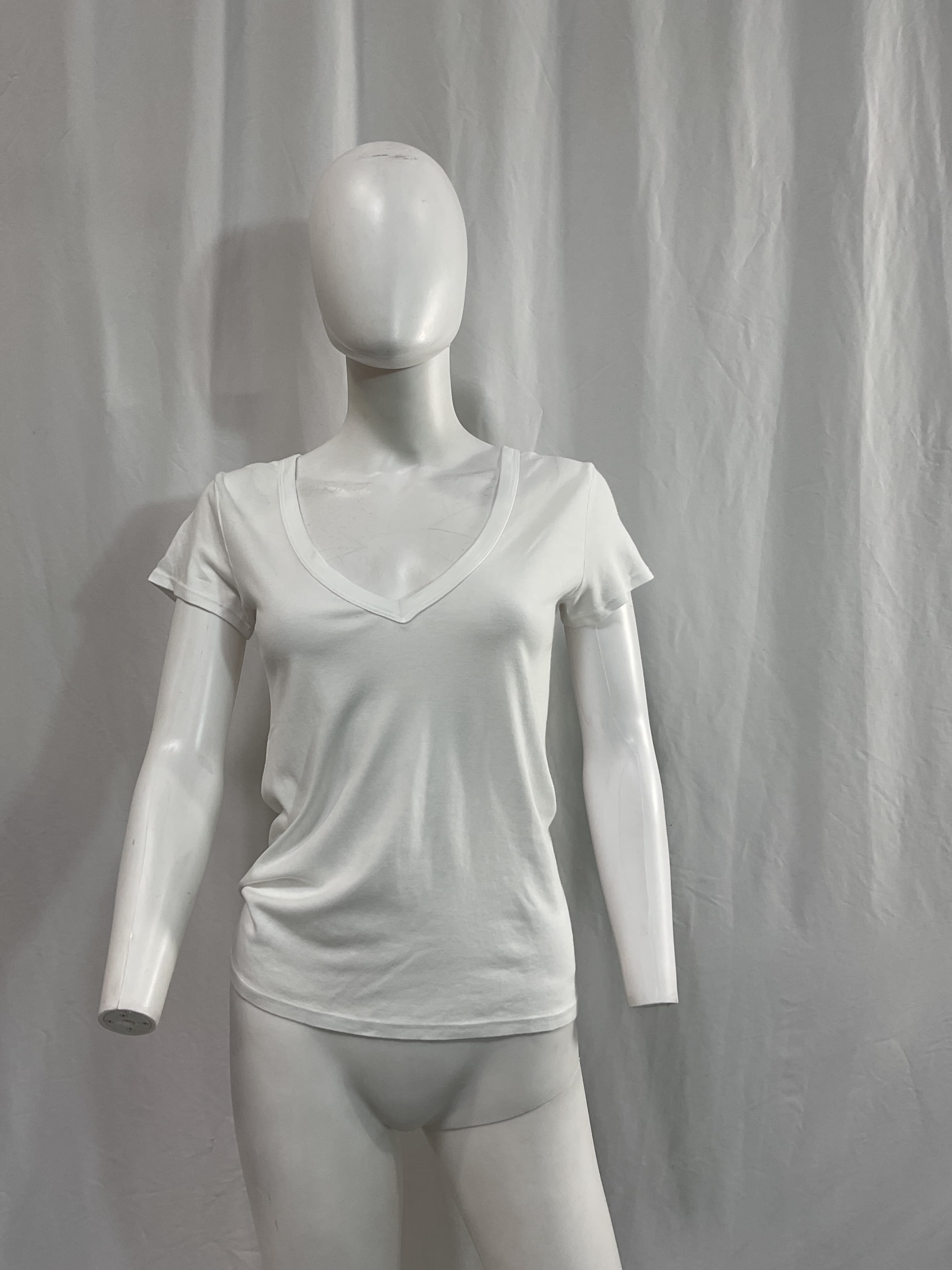 Perfect V Neck Top In White - Image 3