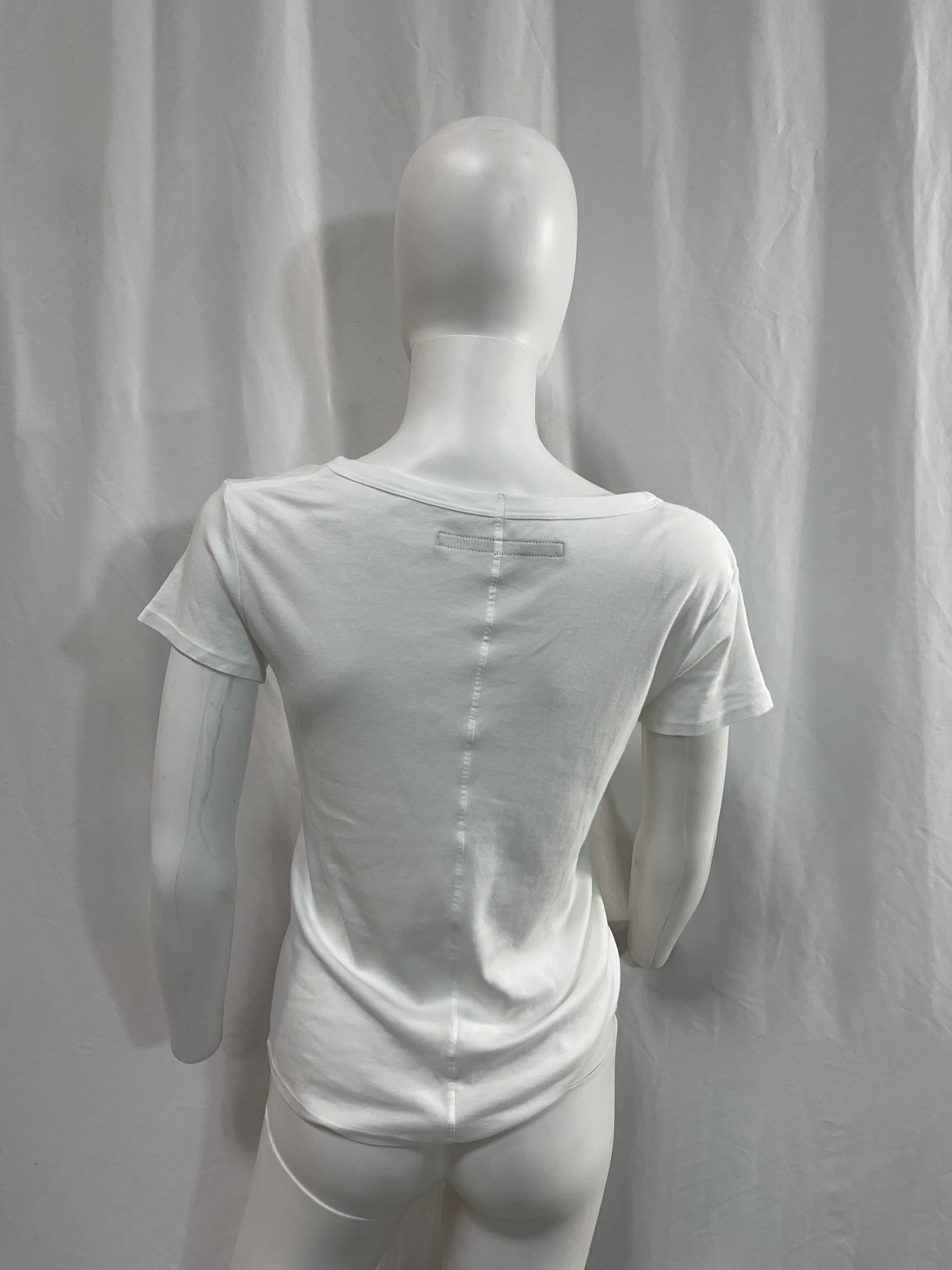 Perfect V Neck Top In White - Image 4